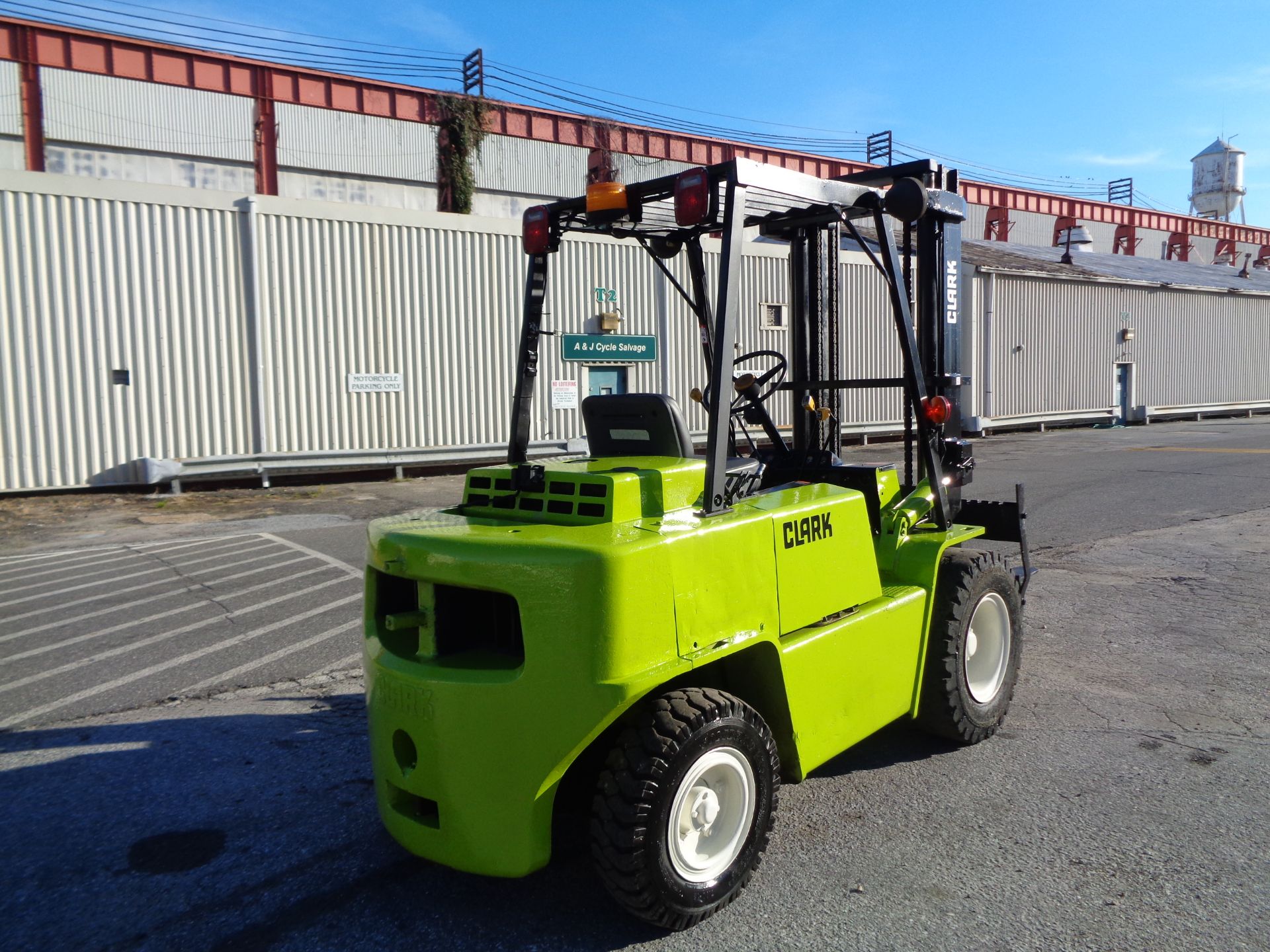 Clark C500-YS80 8,000 LBS Pneumatic Forklift - Image 9 of 11