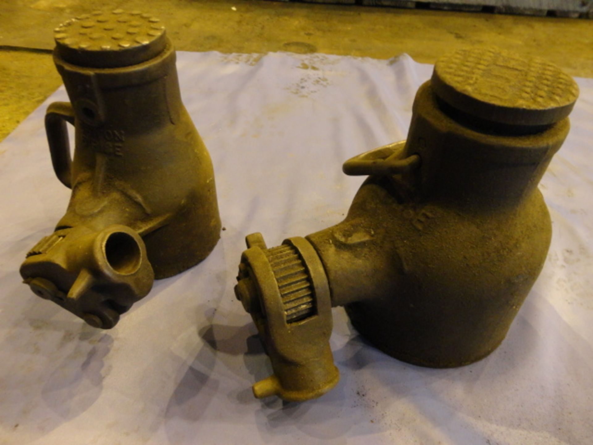 Lot of 2 Hydraulic Jacks