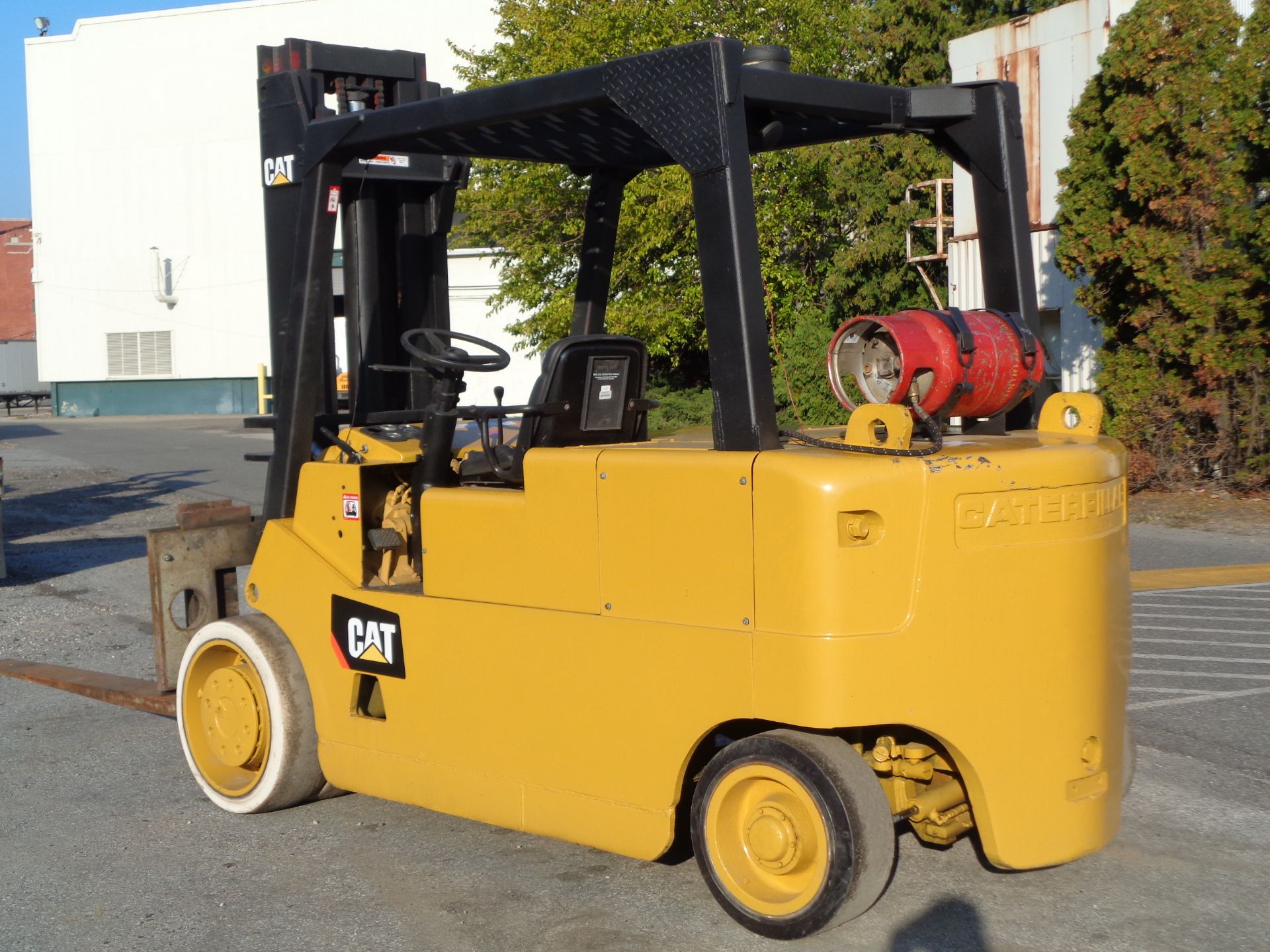 Caterpillar T200 20,000 lbs Cushion Tire Forklift - Image 4 of 11