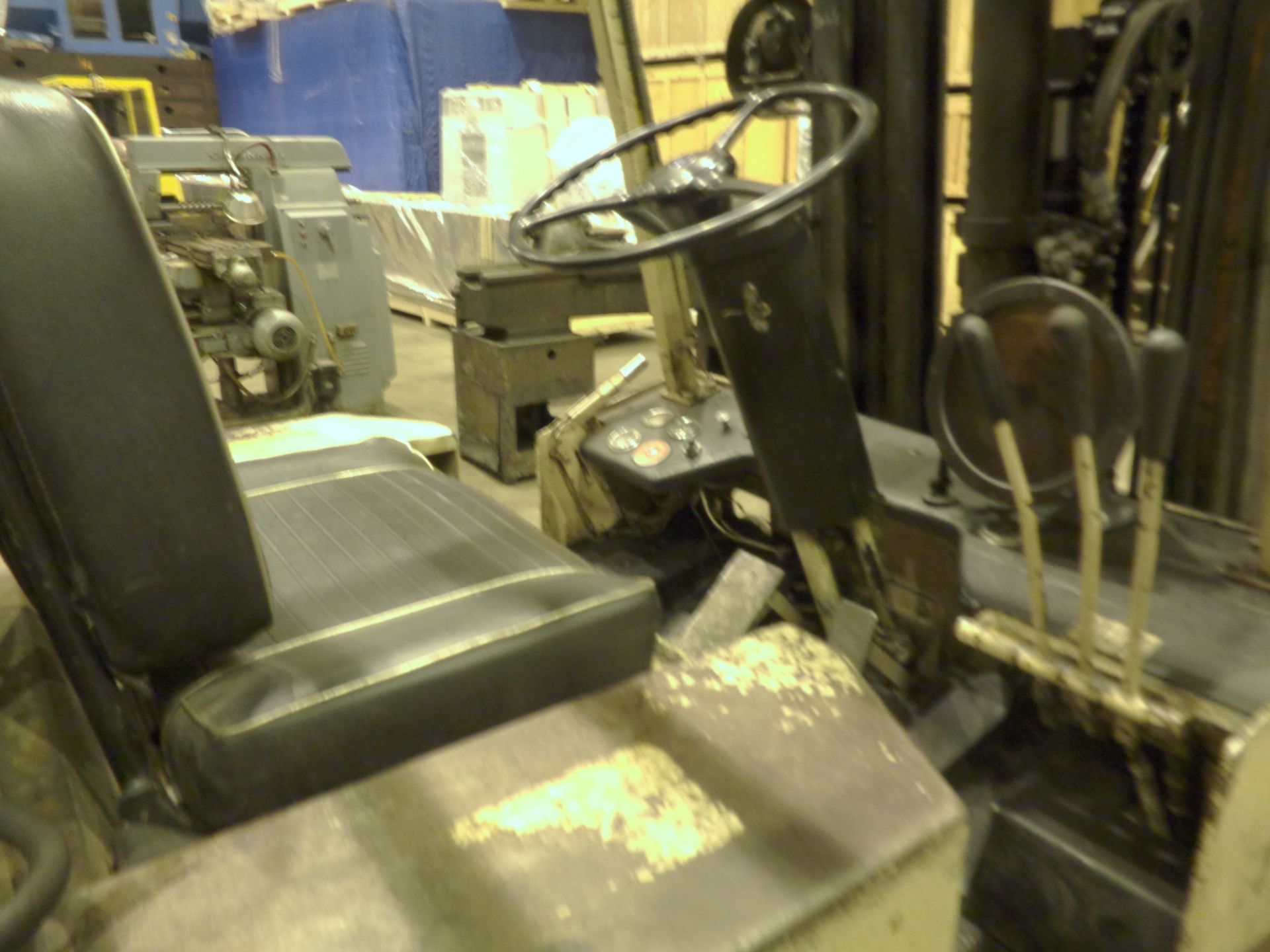 Allis Chalmer 12,000 lbs Forklift - Side Shift - Image 4 of 4