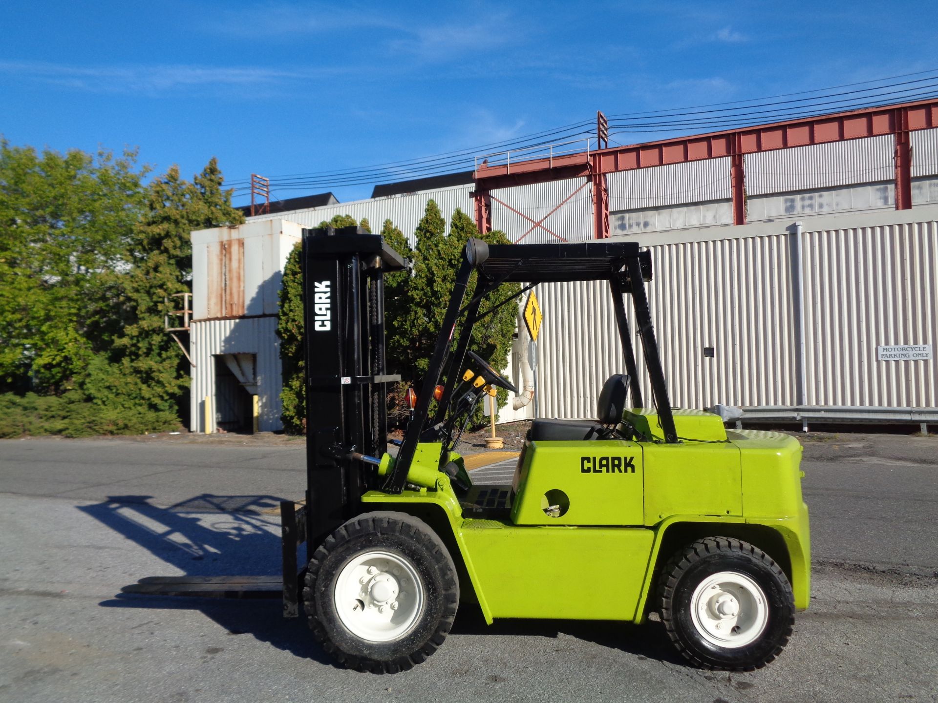 Clark C500-YS80 8,000 LBS Pneumatic Forklift - Image 3 of 11