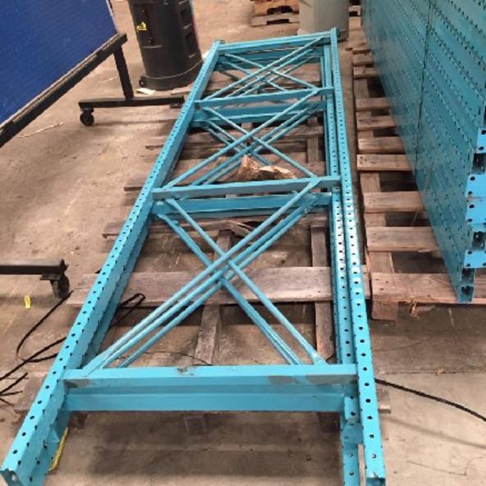 Industrial racking, 21 uprights, Approx. 42 crossbars, enough to make 20 Sections, Mounting brackets - Image 3 of 4