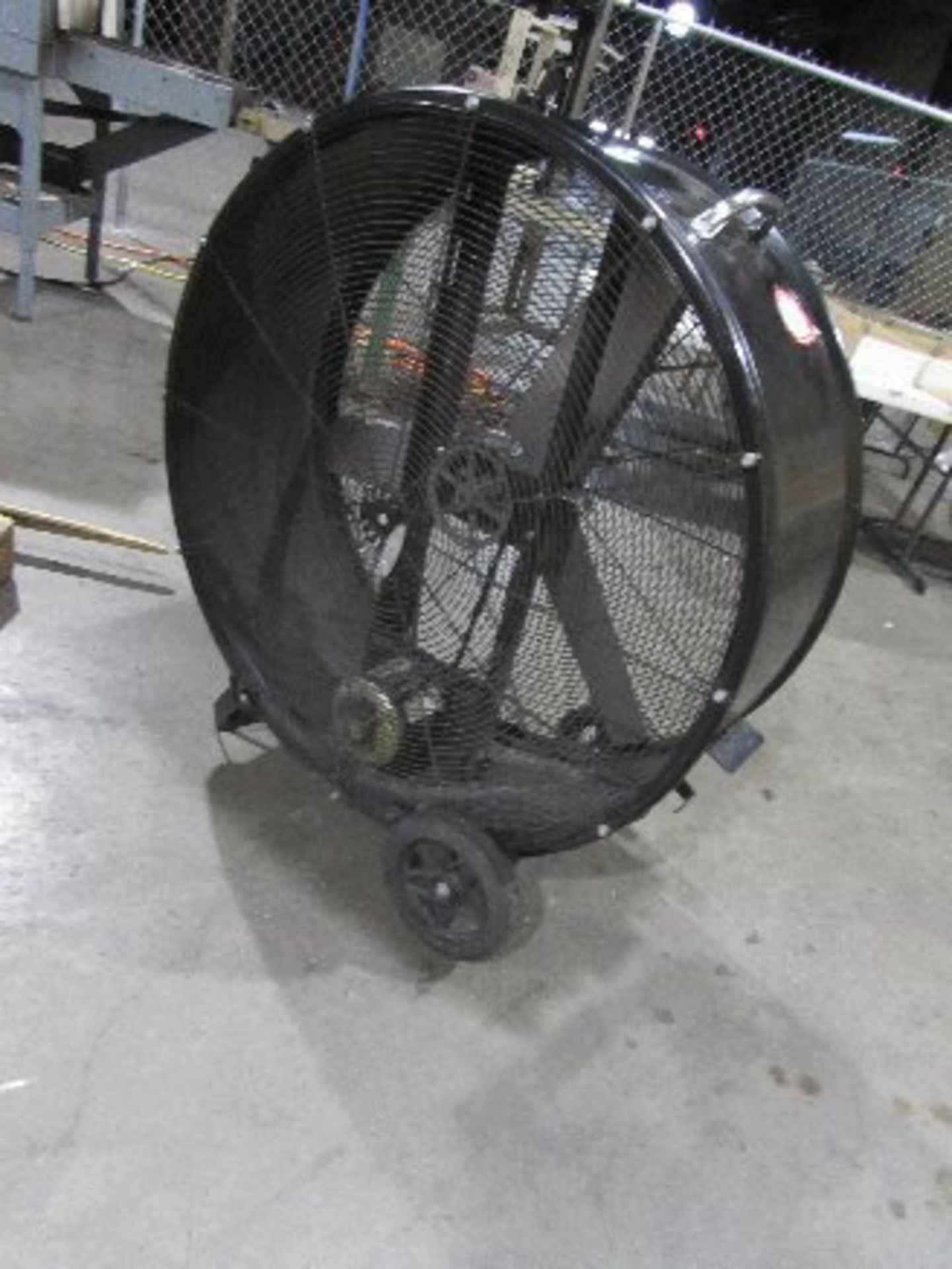 Lakewood 42" Barrel Fan