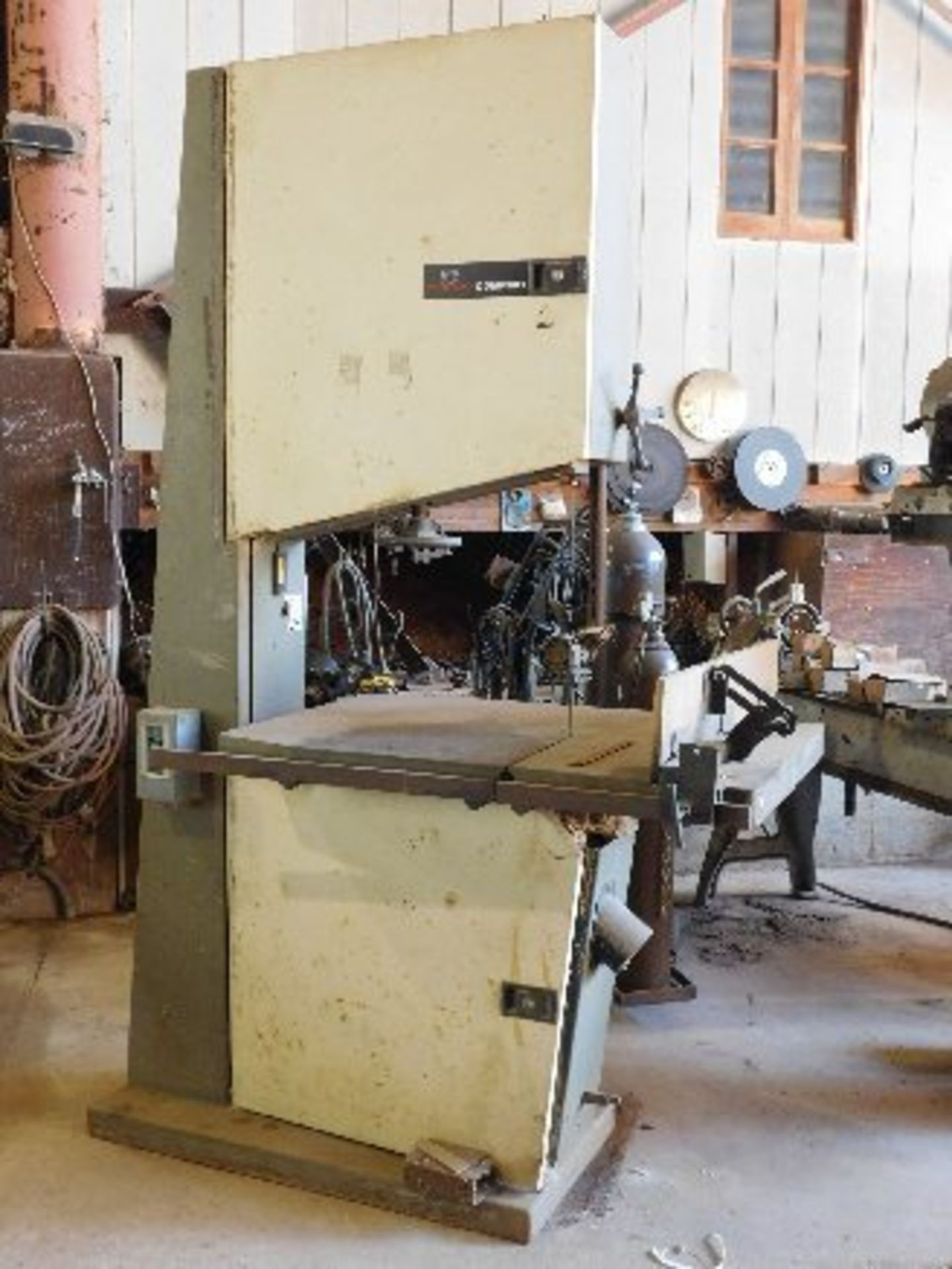 Centauro Vertical Bandsaw, 30" throat