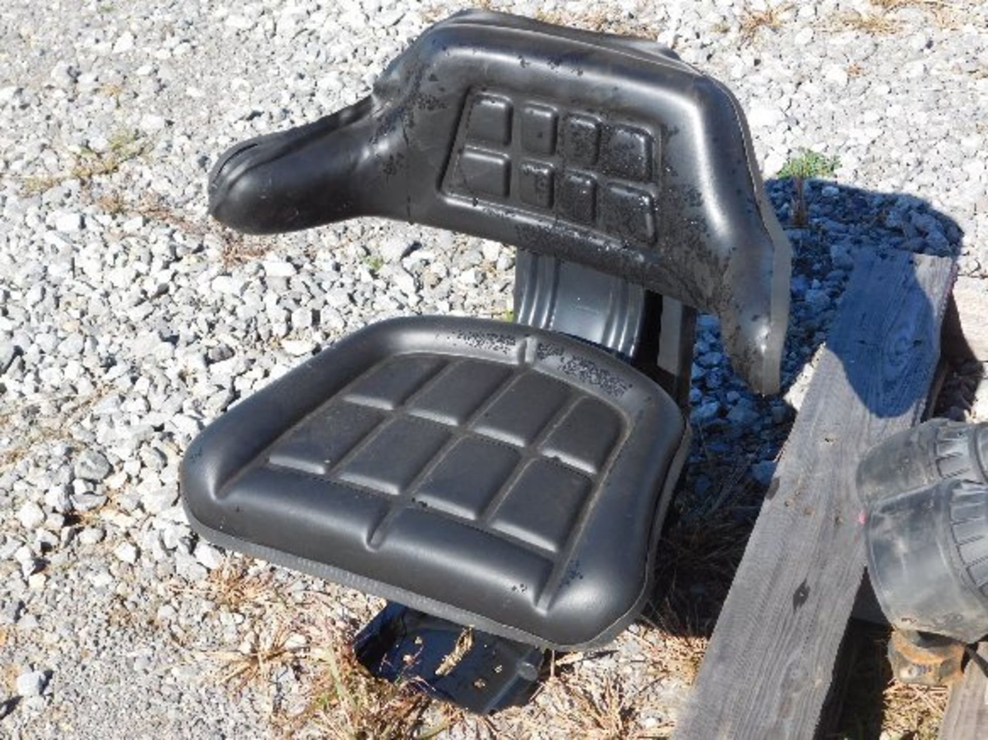Black Deluxe Ford Style Tractor Seat