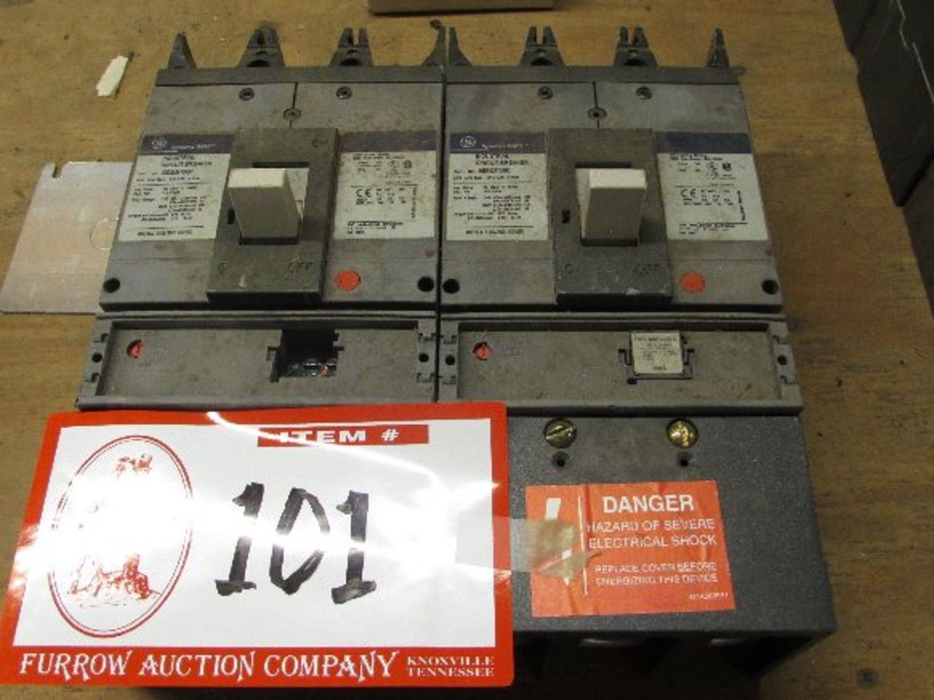 (2) GE Spectra RMS Breaker 400 Amp, 3 Pole 240 volt max, Catalog # SGDA32AT0400