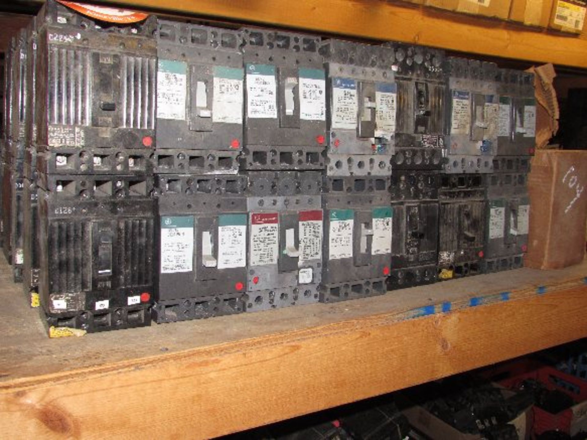 (92) Breakers GE From 30 Amp to 150 Amp