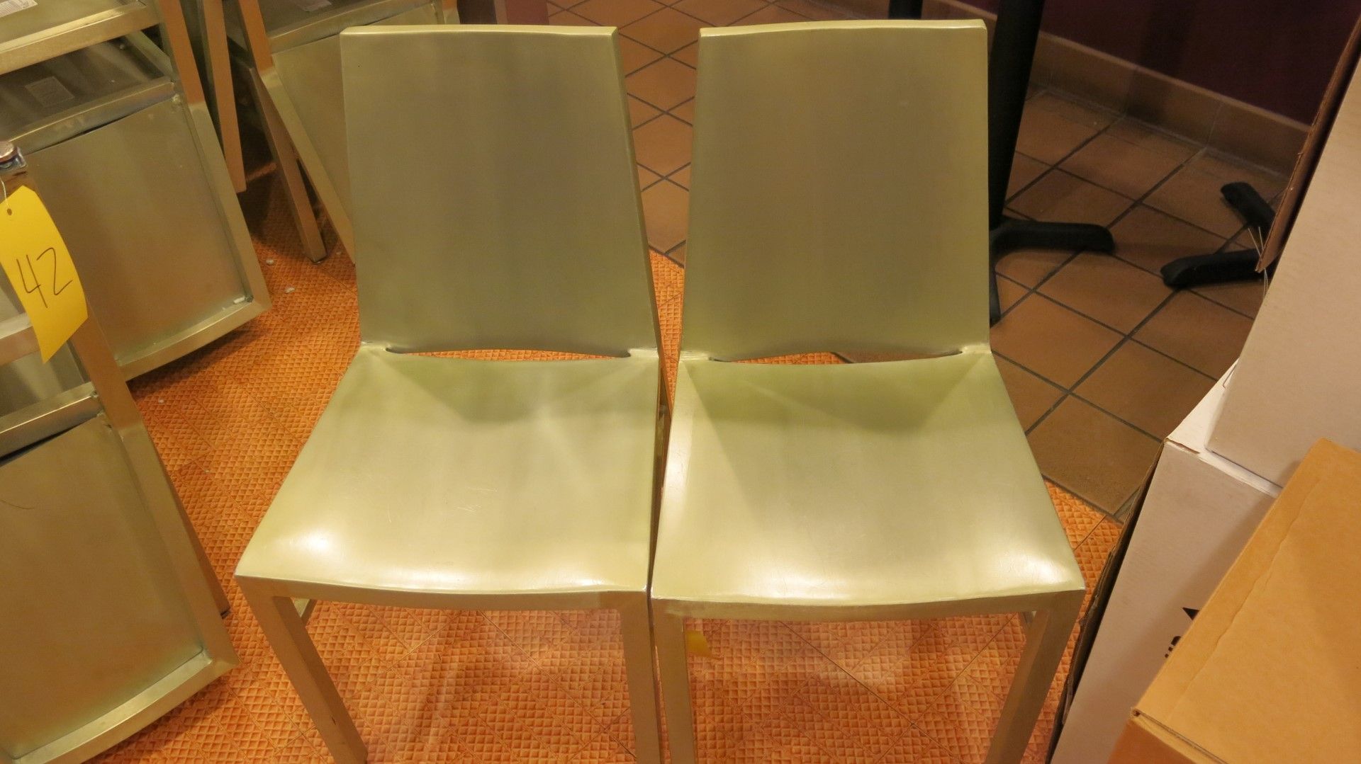 (1) Aluminum Dining Chair by MTS