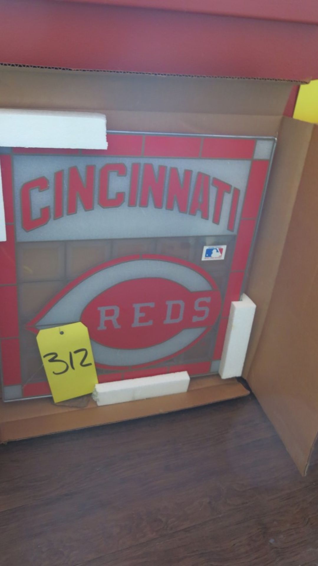Cincinnati Reds  Sign