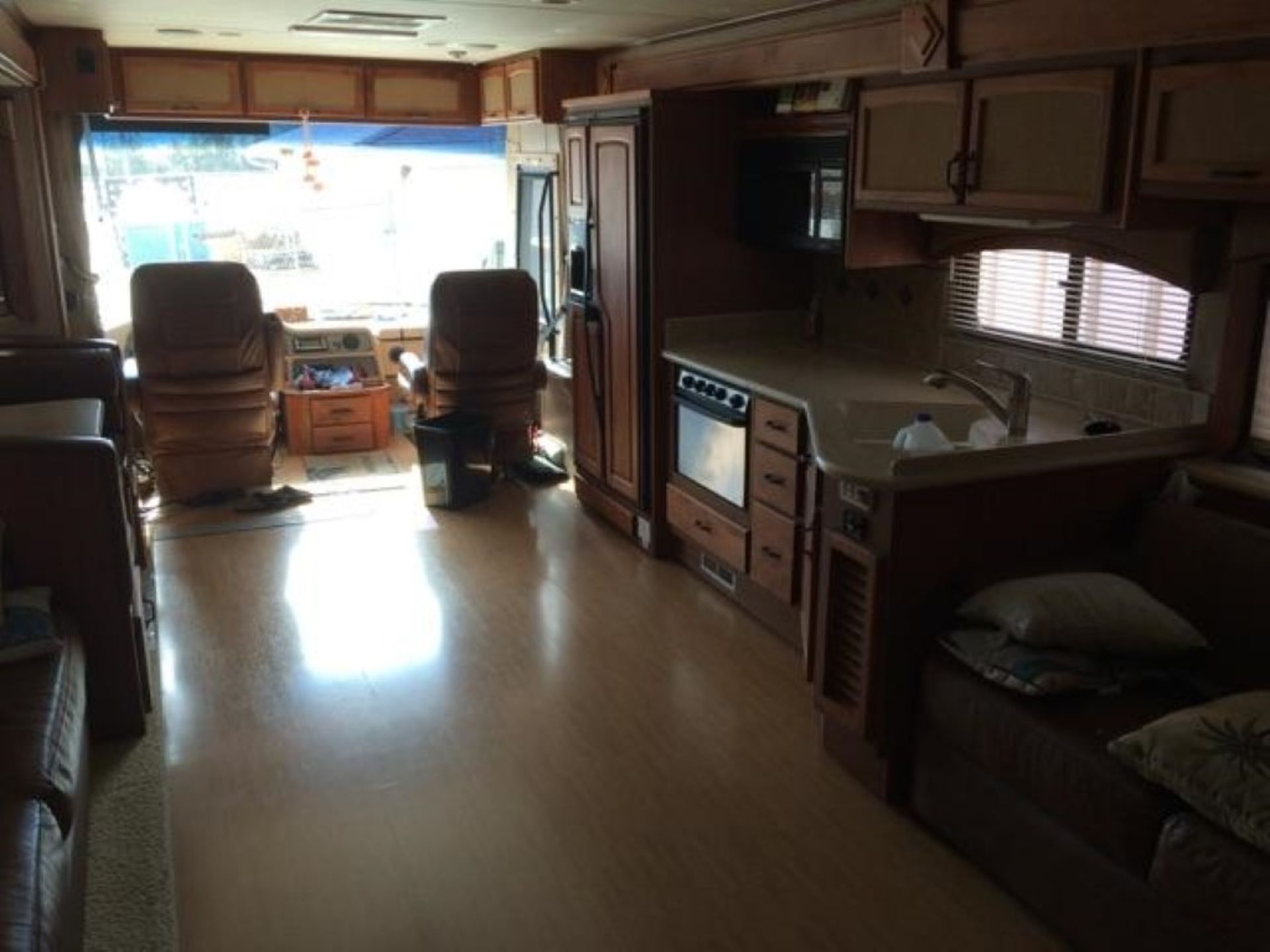 2008 Monaco Diplomat 400 HP Motor Home, Mileage 32,058 - Image 8 of 9