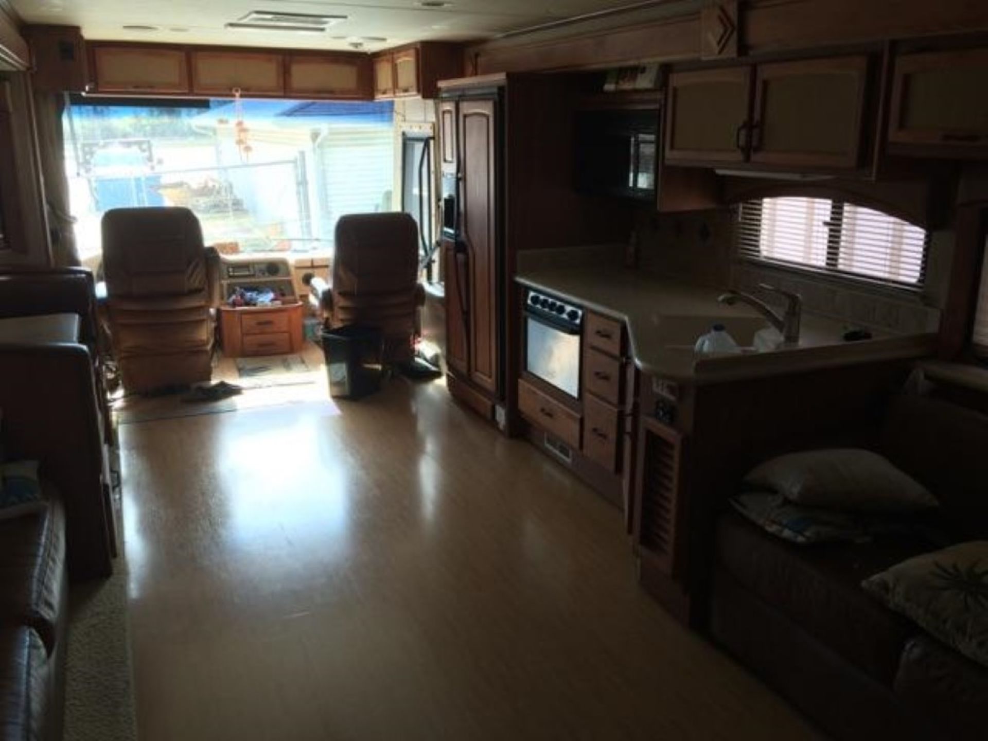 2008 Monaco Diplomat 400 HP Motor Home, Mileage 32,058 - Image 9 of 9