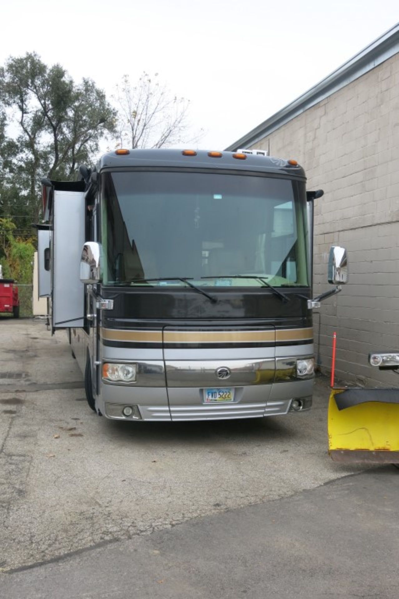 2008 Monaco Diplomat 400 HP Motor Home, Mileage 32,058 - Image 2 of 9