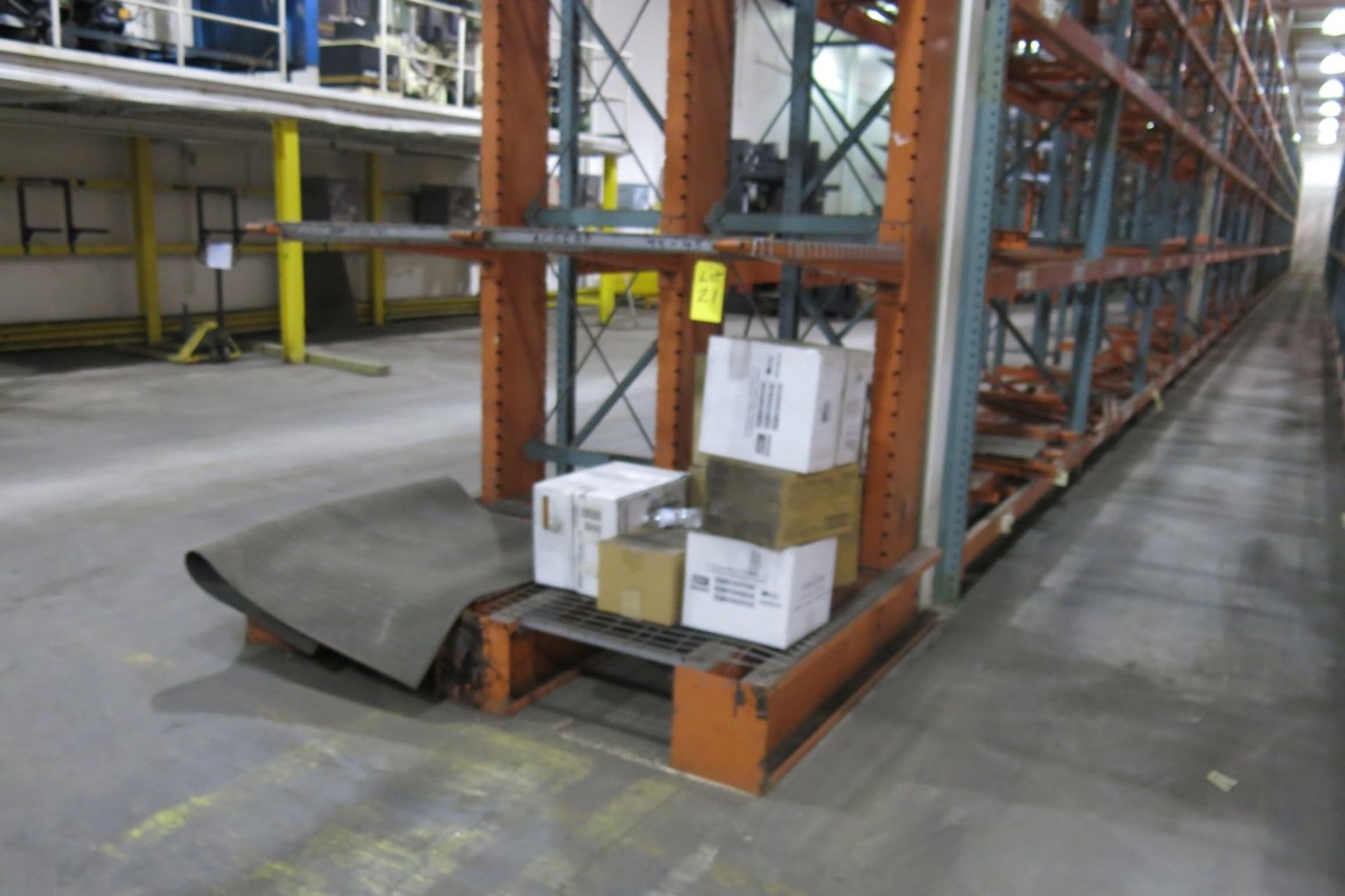 Cantilever Racking: 72" Width x 48" Deep x 18' Upright, with Wire Shelve Inserts as shown - Image 2 of 2
