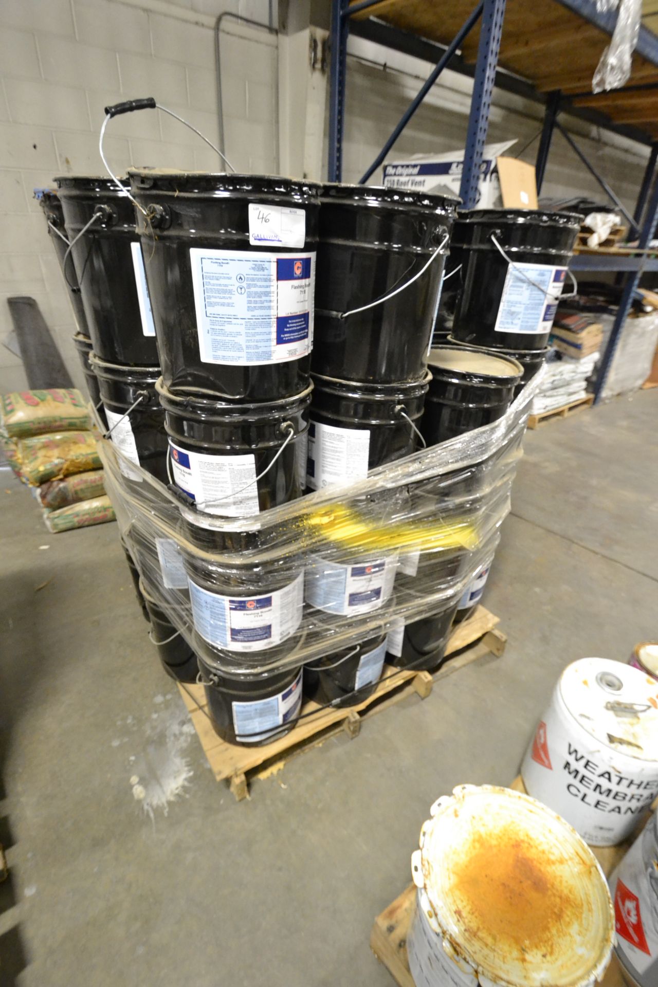 SKID OF FLASHING BOND, GARLAND, 7110, AND (6) BUCKETS OF GARLAND WEATHER KING, P105 WC7339