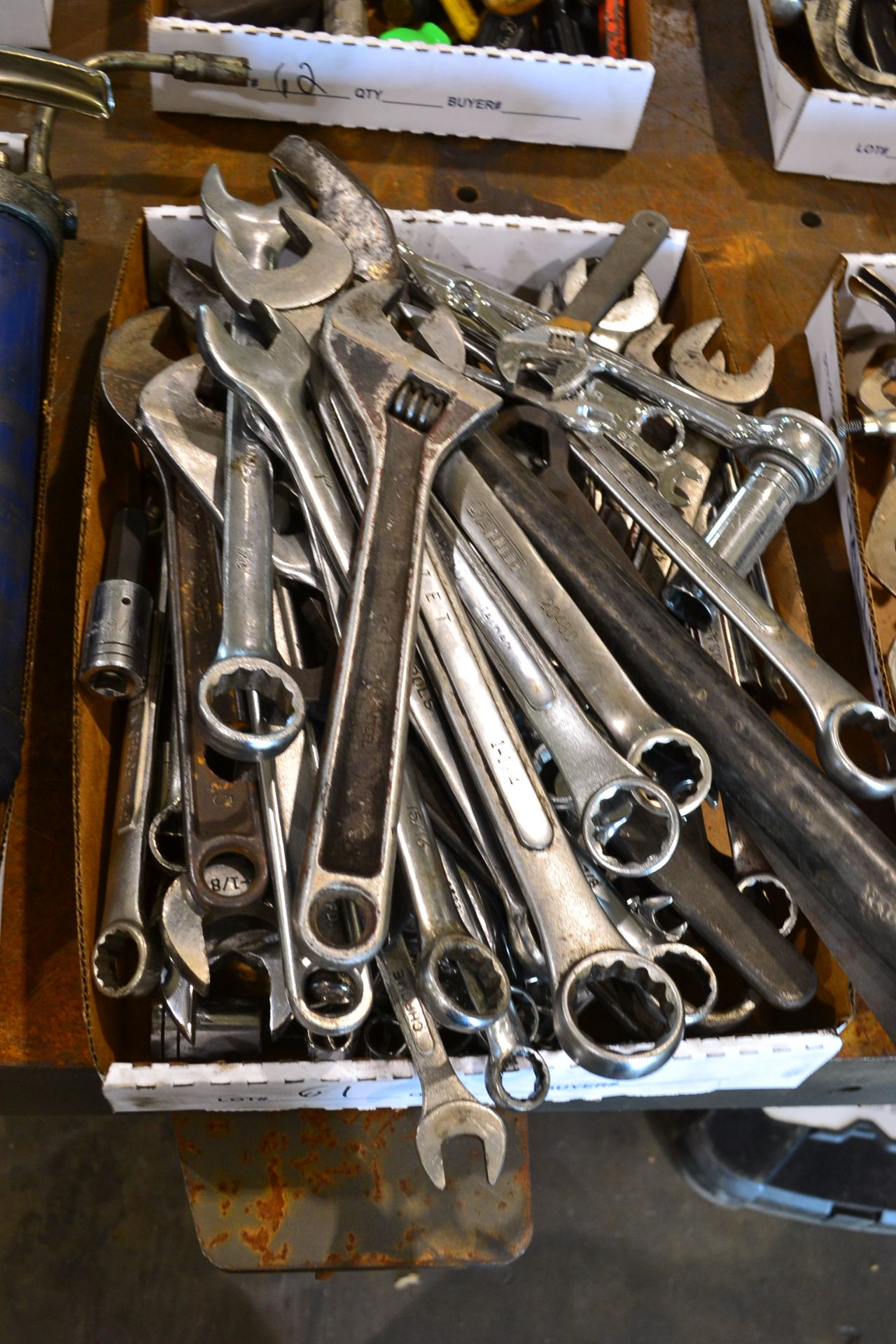 FLAT OF VARIOUS WRENCHES