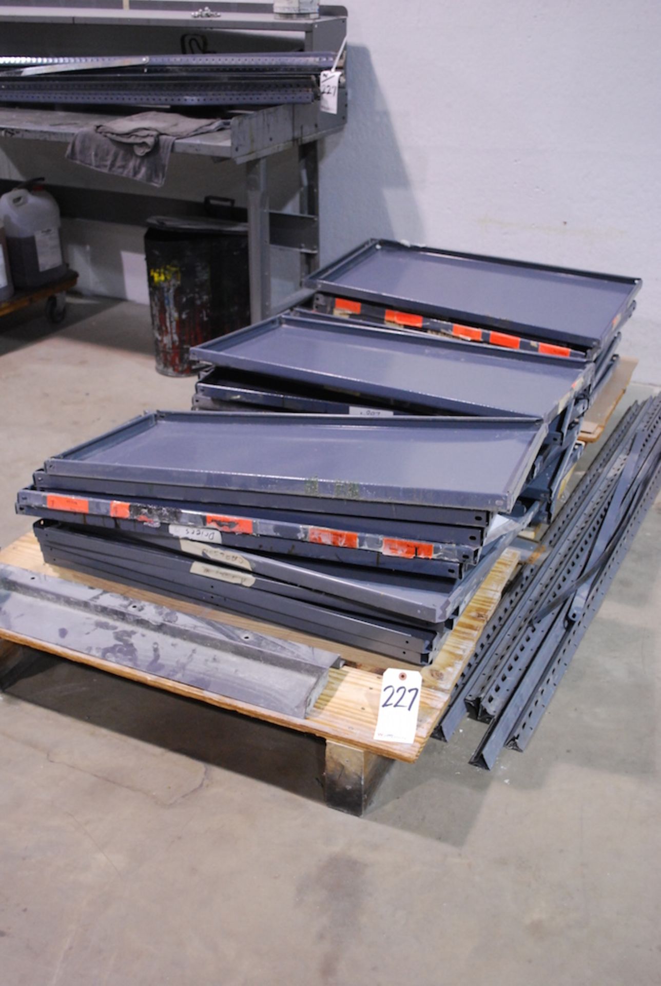 LOT:  STEEL SHELVING