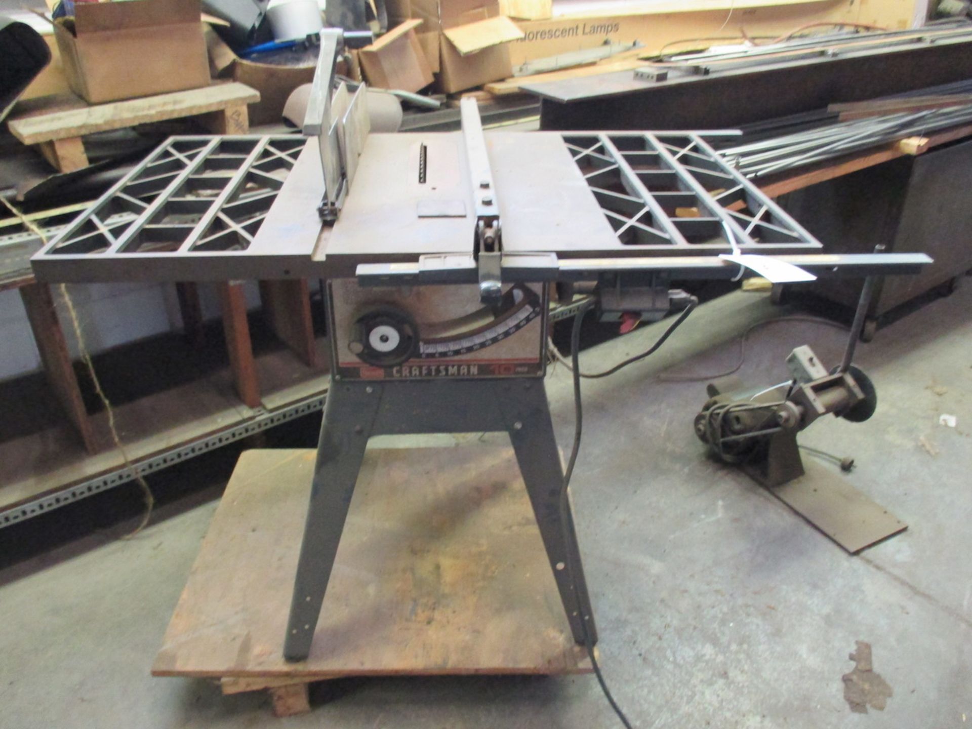 SEARS/CRAFTSMAN MODEL 113.298720 10" TABLE SAW: S/N 88270P1307; W/44" x 27" Table