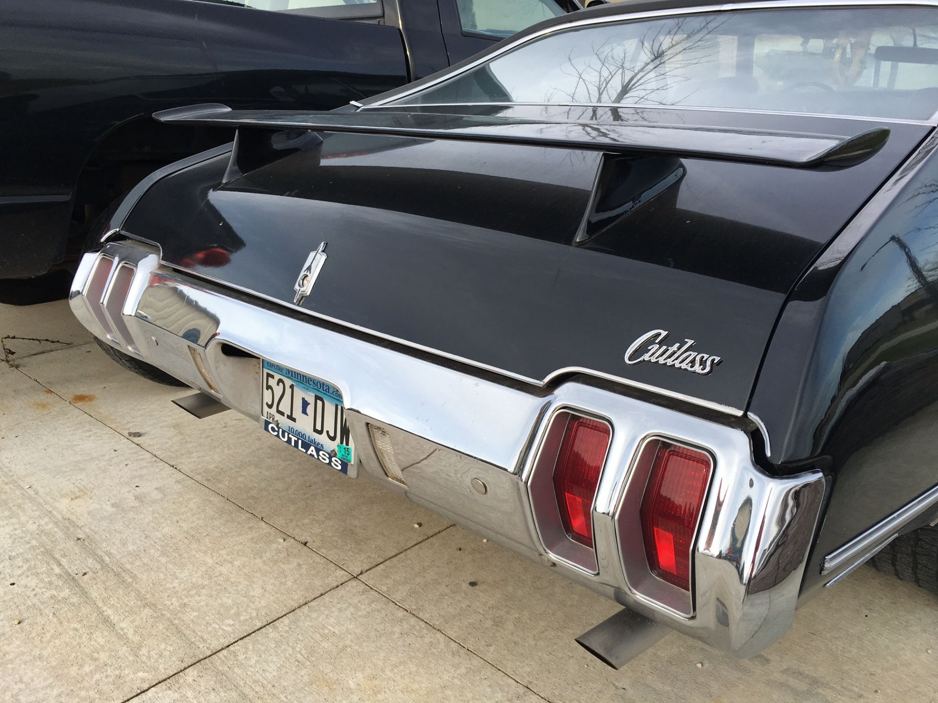 BLACK OLDSMOBILE CUTLASS - Image 12 of 16