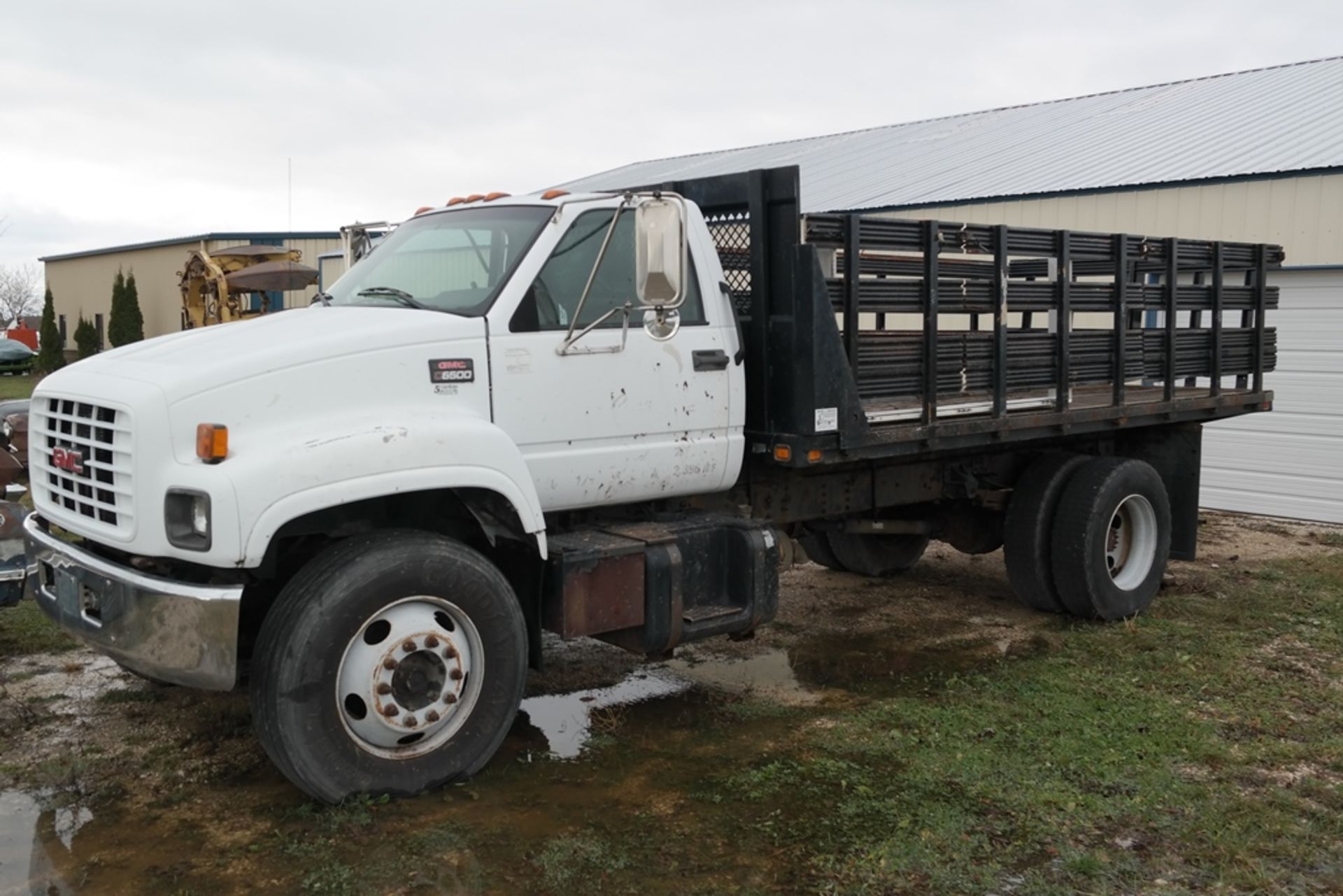 2001 GMC Model C6500 Stake Bed Truck - Image 3 of 3