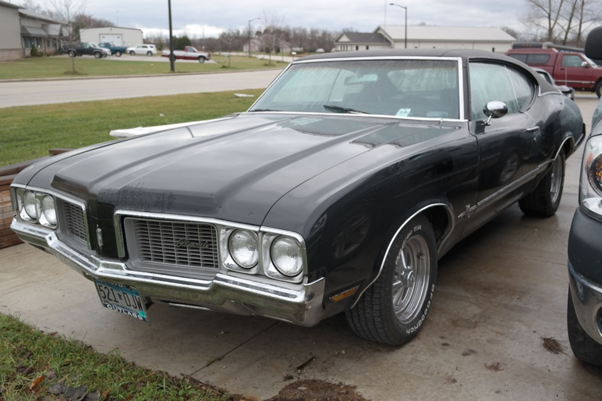 BLACK OLDSMOBILE CUTLASS - Image 11 of 16