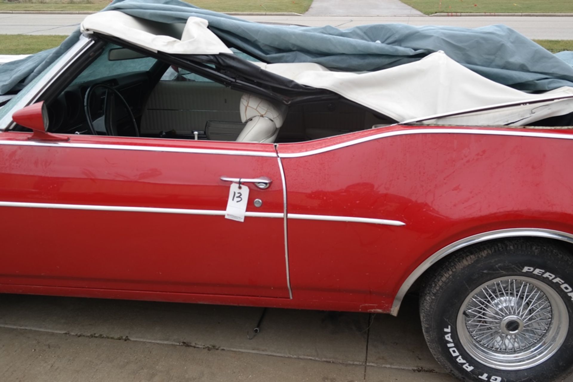 1969 OLDSMOBILE CUTLASS CONVERTIBLE: VIN# 336679M249655; 350 ROCKET V8; AUTOMATIC TRANSMISSION - Image 2 of 7