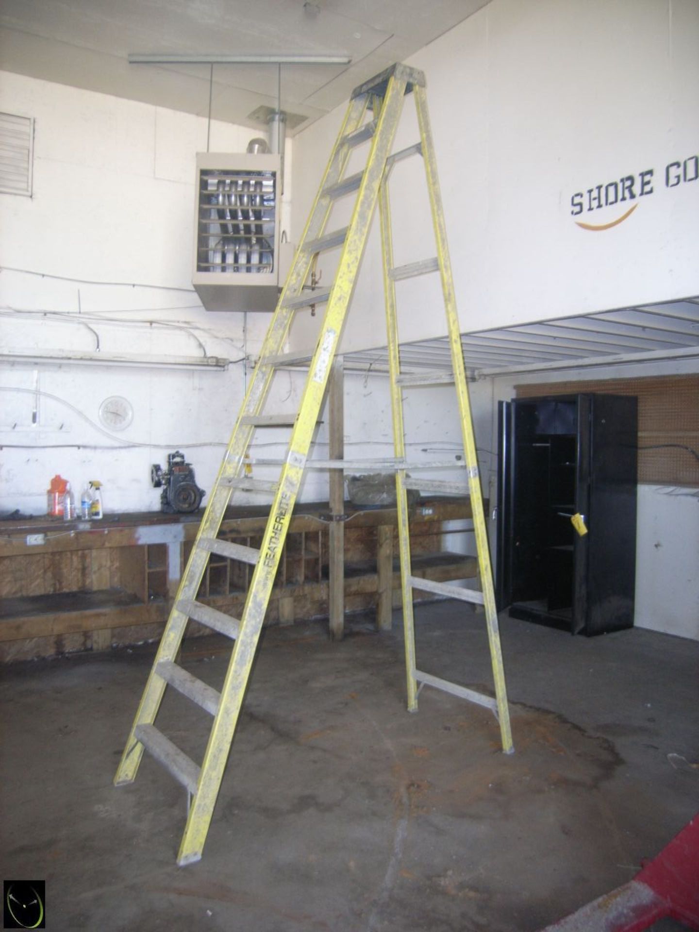 Featherlite 15 Ft. Step Ladder - Image 3 of 4