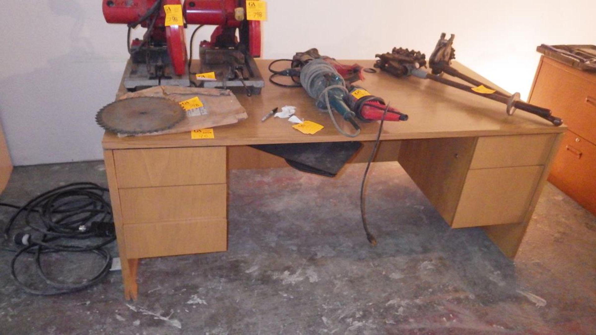 desk with 4 drawers