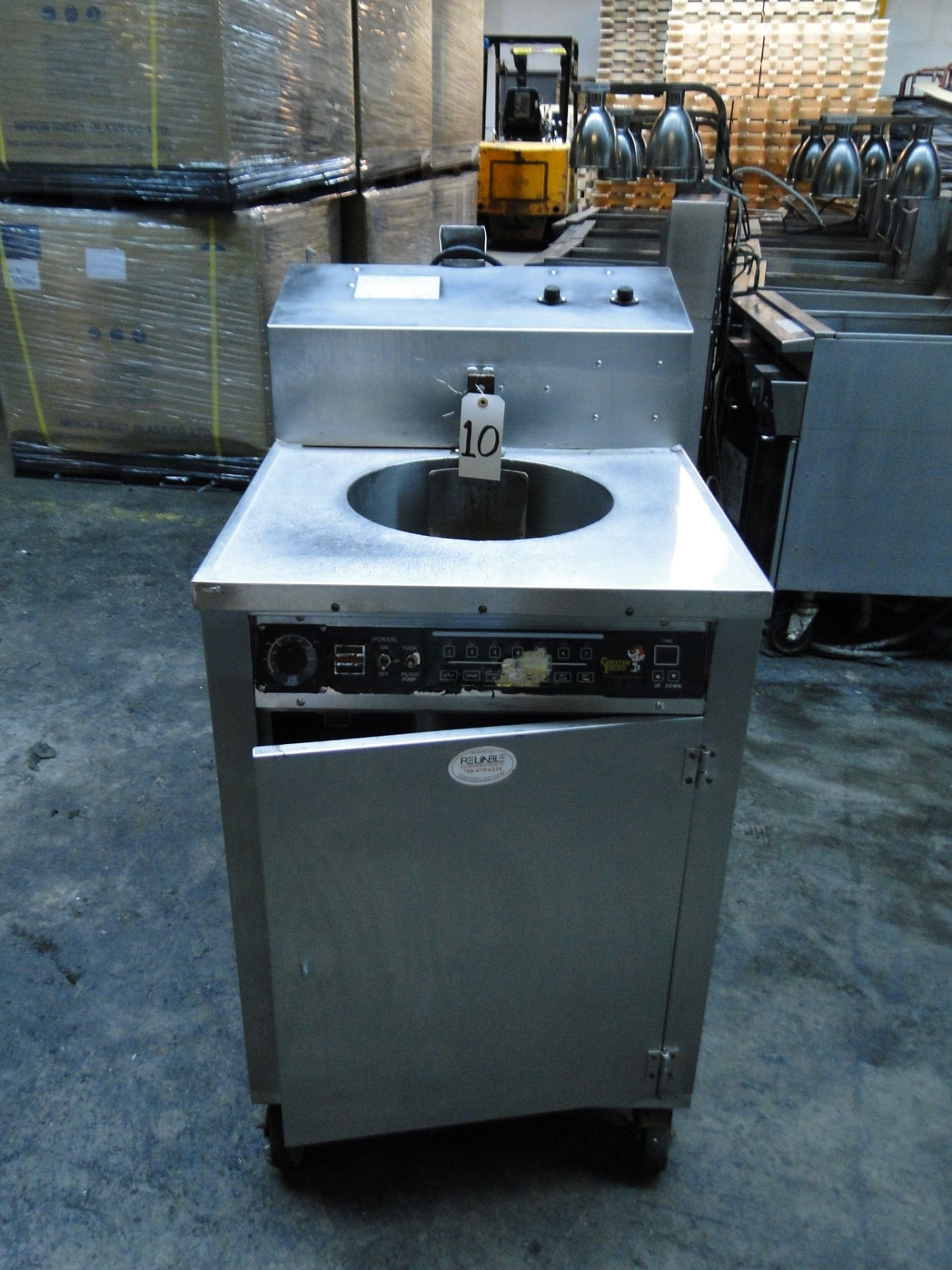 Giles "Chester Fried" Gas Fired Deep Fryer with Auto Lift, Model CF4006, S/N: A410109108, Equipped