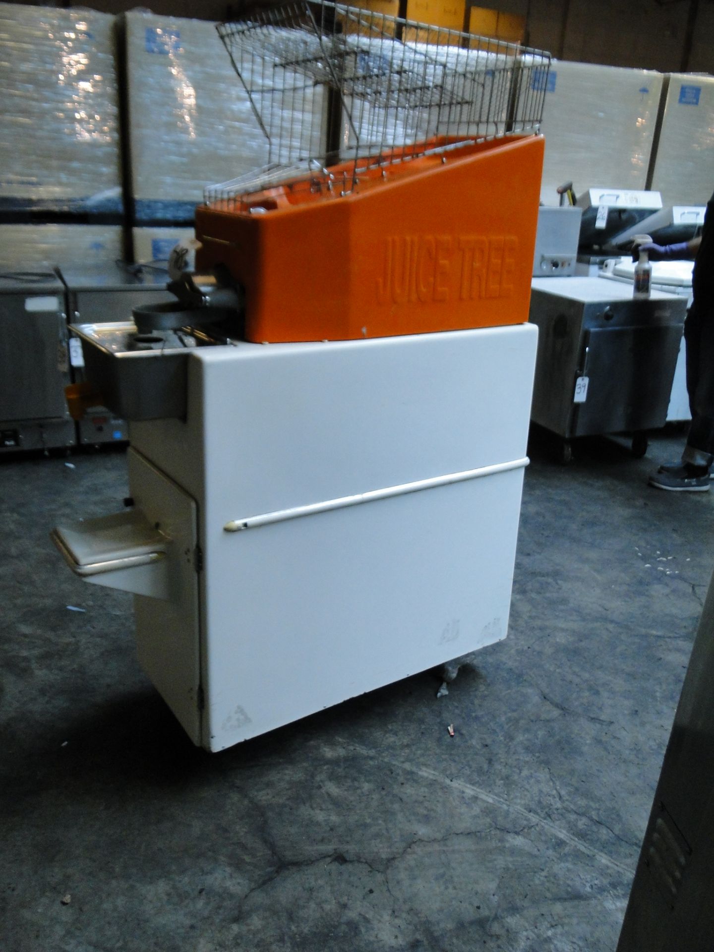 Juice Tree Orange Juice Machine, Model 106-OJ, S/N: 8101 - Image 5 of 7