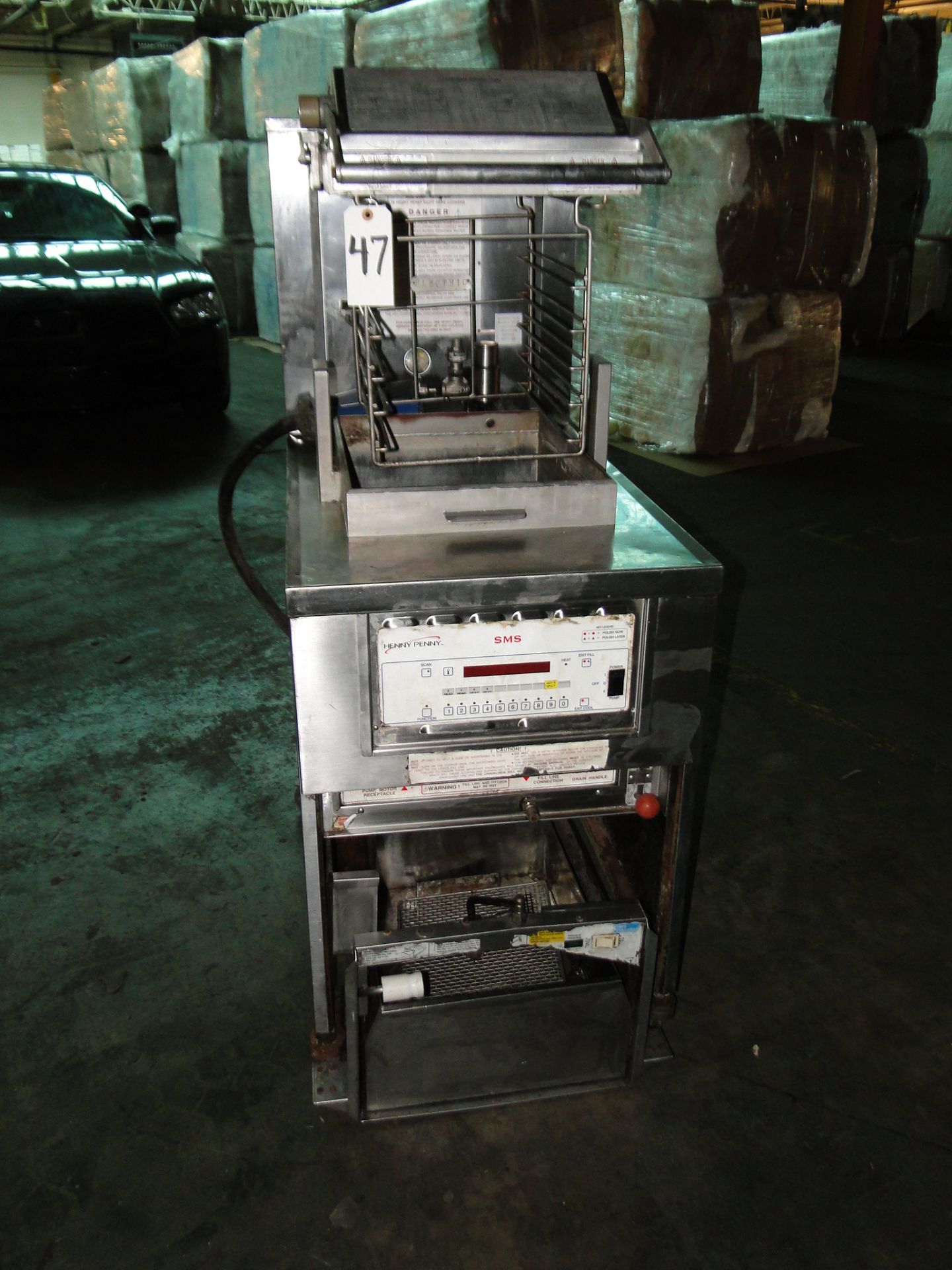 Henny Penny Pressure Fryer with Auto Lift, Model 580, S/N: 1G131IC