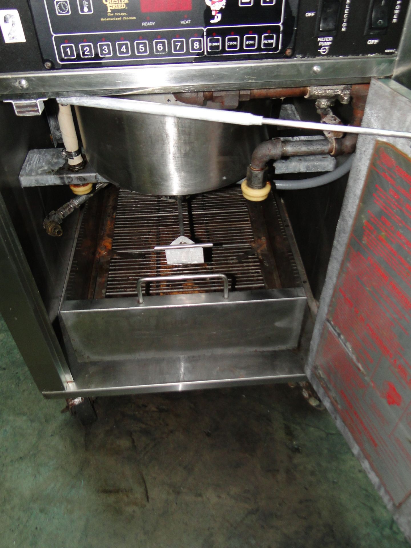 Giles "Chester Fried" Gas Fired Deep Fryer with Auto Lift, Model CF4006, S/N: A410310007, Equipped - Image 2 of 5