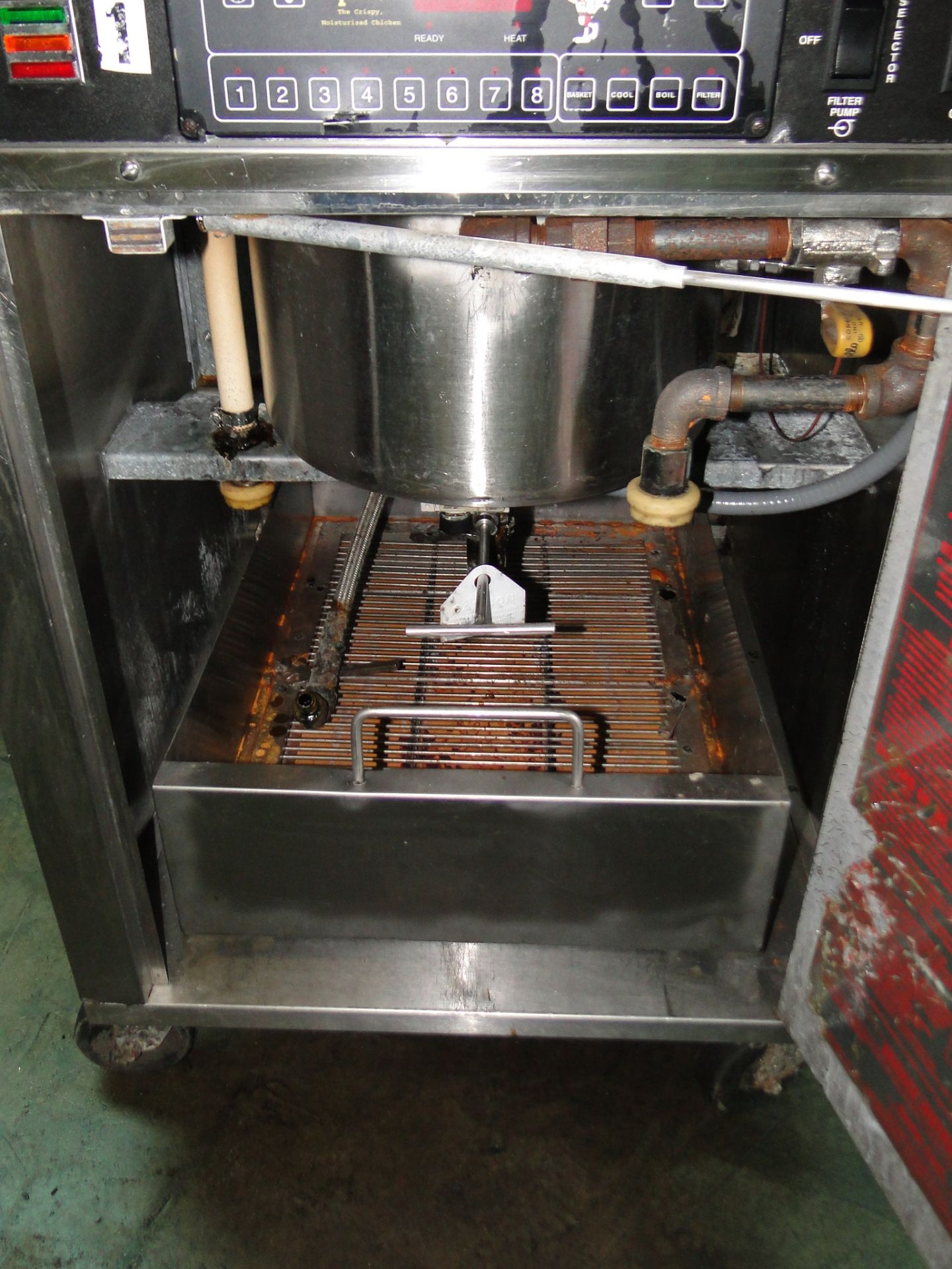 Giles "Chester Fried" Gas Fired Deep Fryer with Auto Lift, Model CF4006, S/N: A407180008, Equipped - Image 2 of 6