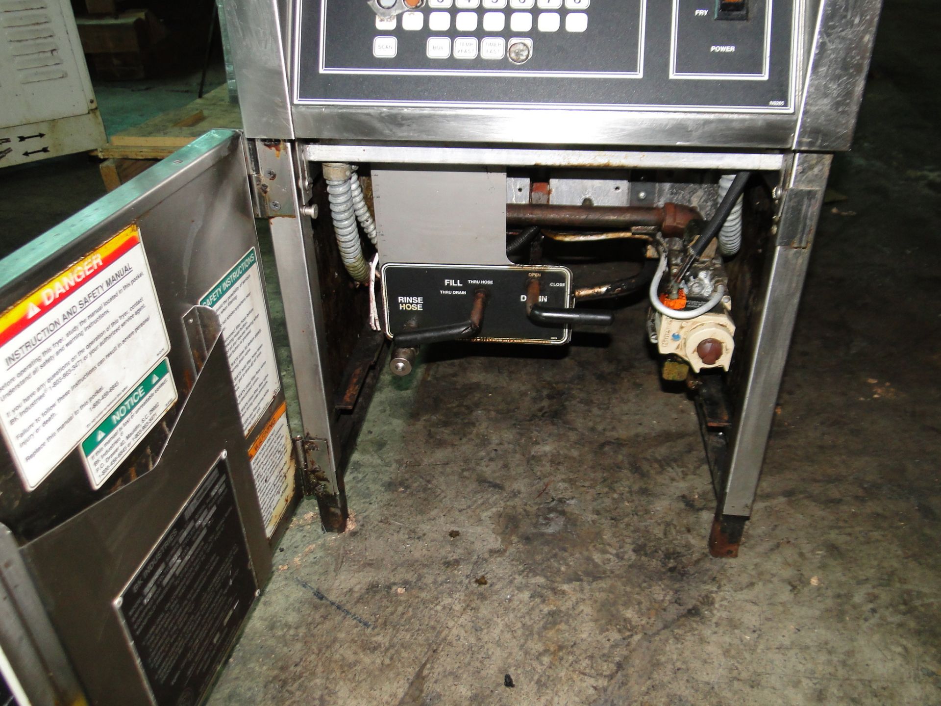 BK Industries Gas Fired Pressure Fryer, Model LGF FC, S/N: 661 - Image 3 of 6