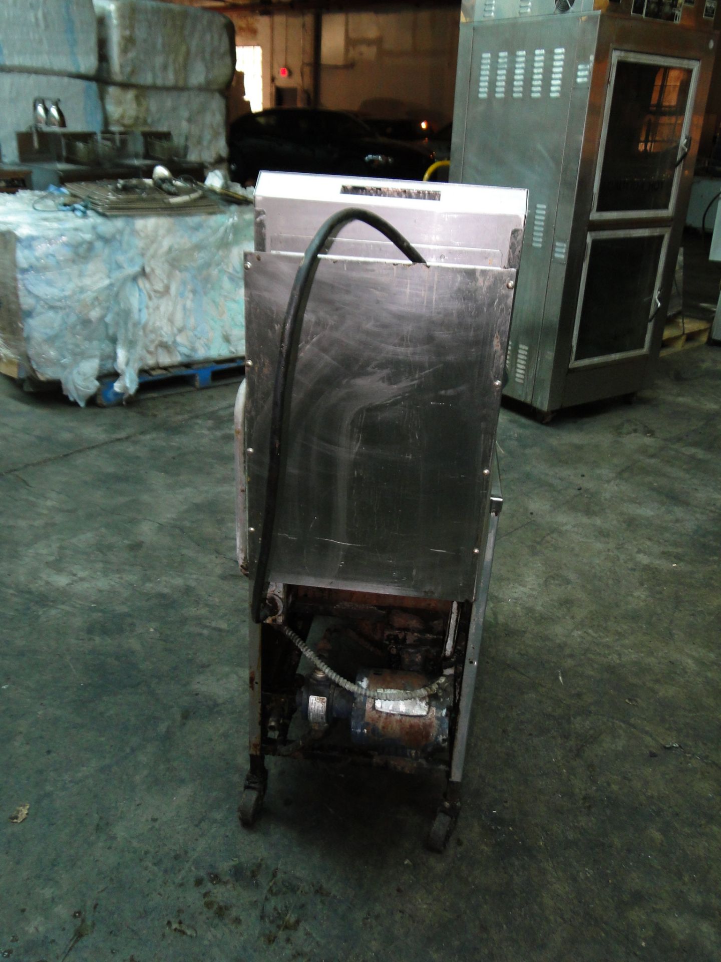 BK Industries Gas Fired Pressure Fryer, Model LGF FC, S/N: 50084 - Image 5 of 6