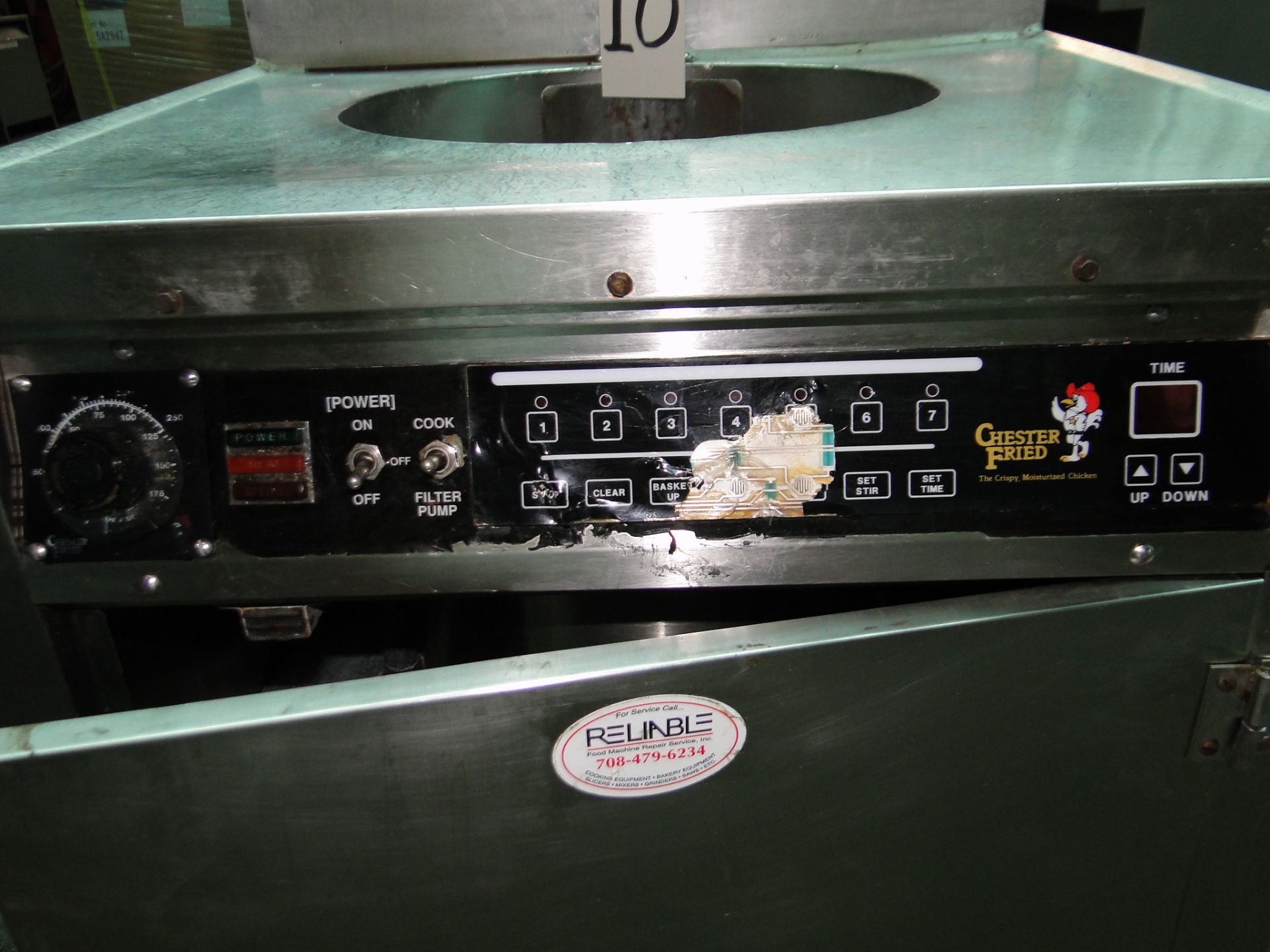 Giles "Chester Fried" Gas Fired Deep Fryer with Auto Lift, Model CF4006, S/N: A410109108, Equipped - Image 3 of 7