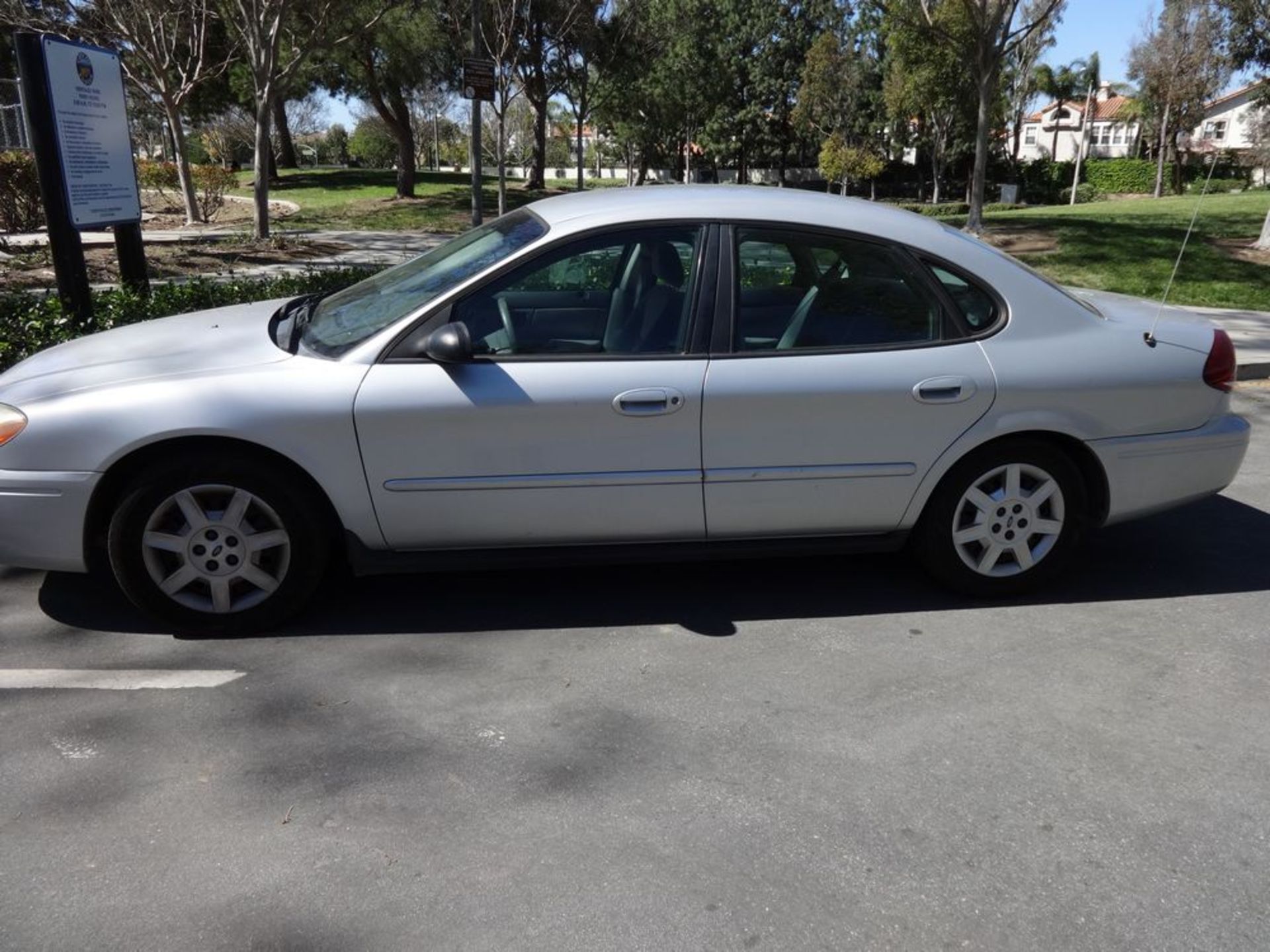 2005 Ford Taurus, Auto, A/C, Road Tested by Seller, Smooth Drive, Nice Cloth Interior, VIN