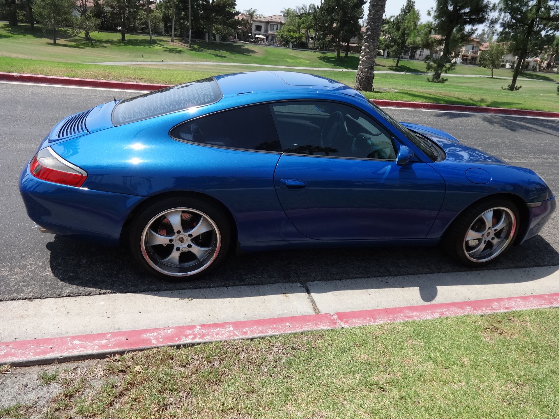 1999 Porsche 911 Carrera 4, Hard Top, Sun Roof, CA Smog, Seat in Amazing Condition, Plenty of Tread - Image 4 of 11