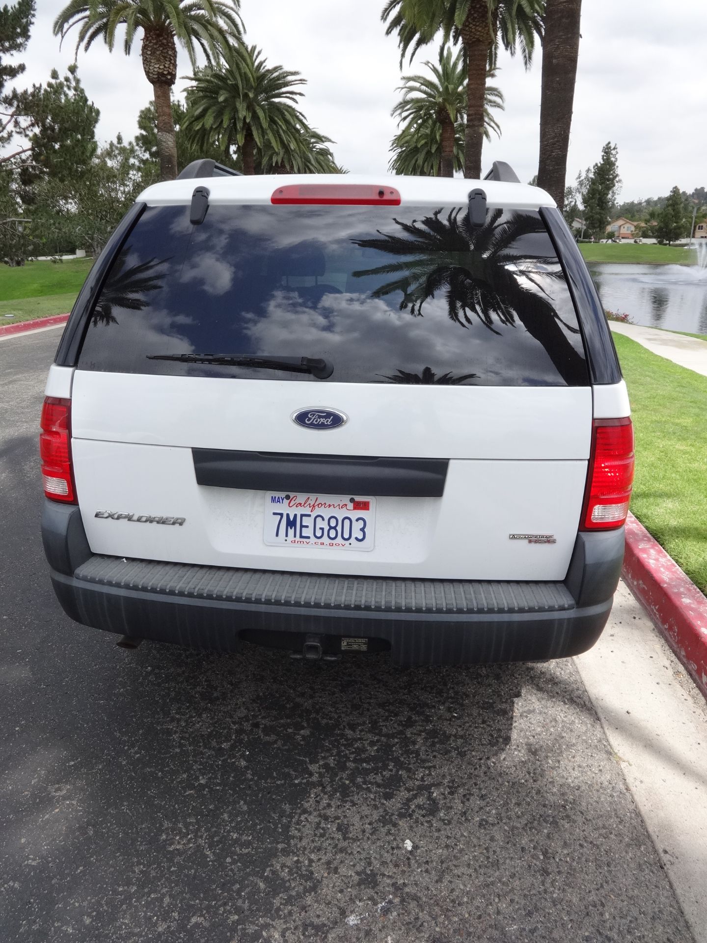 2005 Ford Explorer Advance Trac RSC, VERY GOOD CONDITION (One of Our Best) Equiped with Light Bar - Image 8 of 12