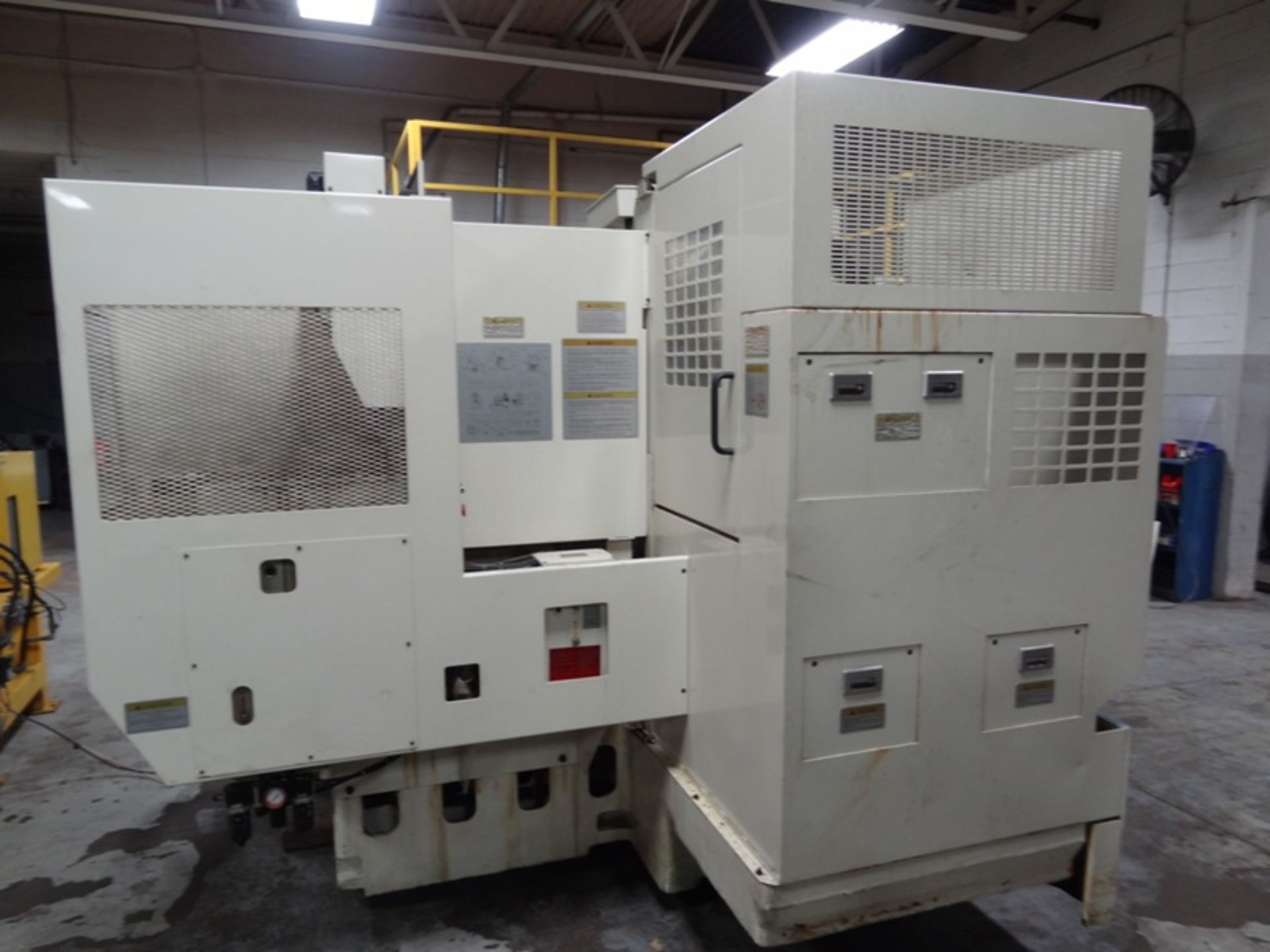 OKUMA MX55-VA VERTICAL MACHINING CENTER, MACHINE SERIAL NUMBER 10040461, DATE OF MFG. 1998 - Image 5 of 10