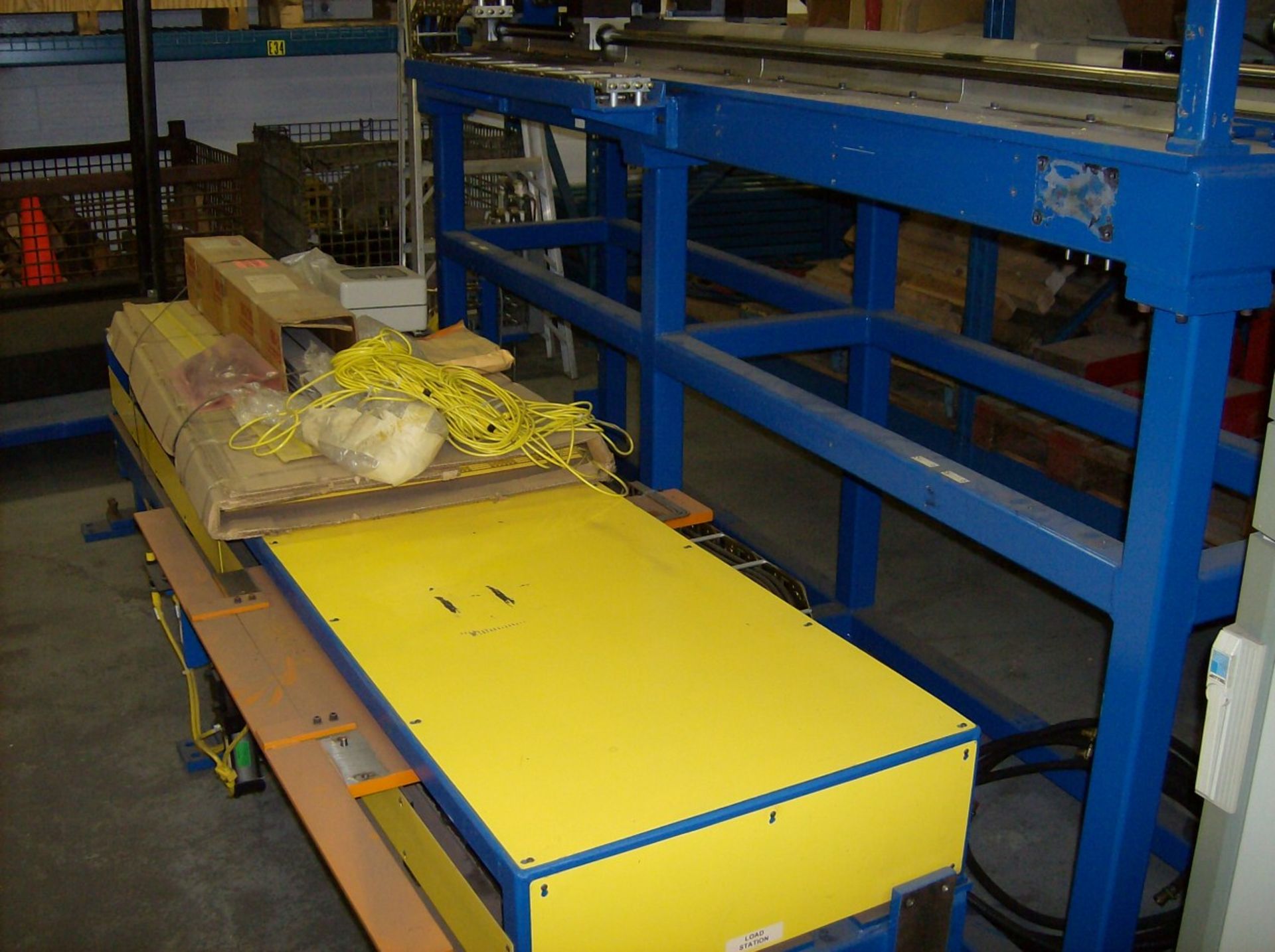 2- PNEUMATIC, SHUTTLE TABLES 10' TRAVEL 1500LB CAPACITY, LOCATION ONTARIO CA - Image 2 of 5