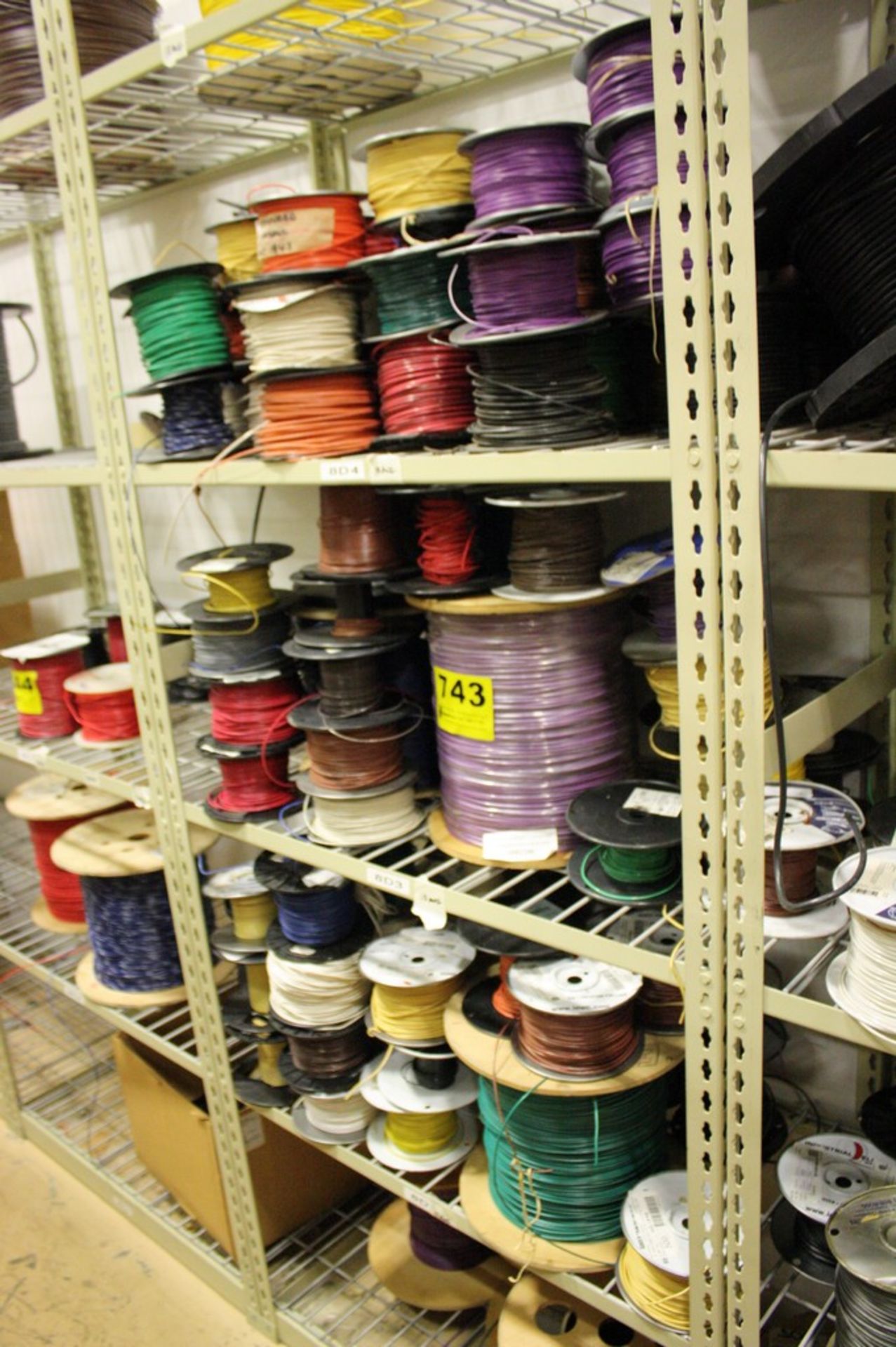 ASSORTED WIRE IN VERTICAL ROW: 18 AWG