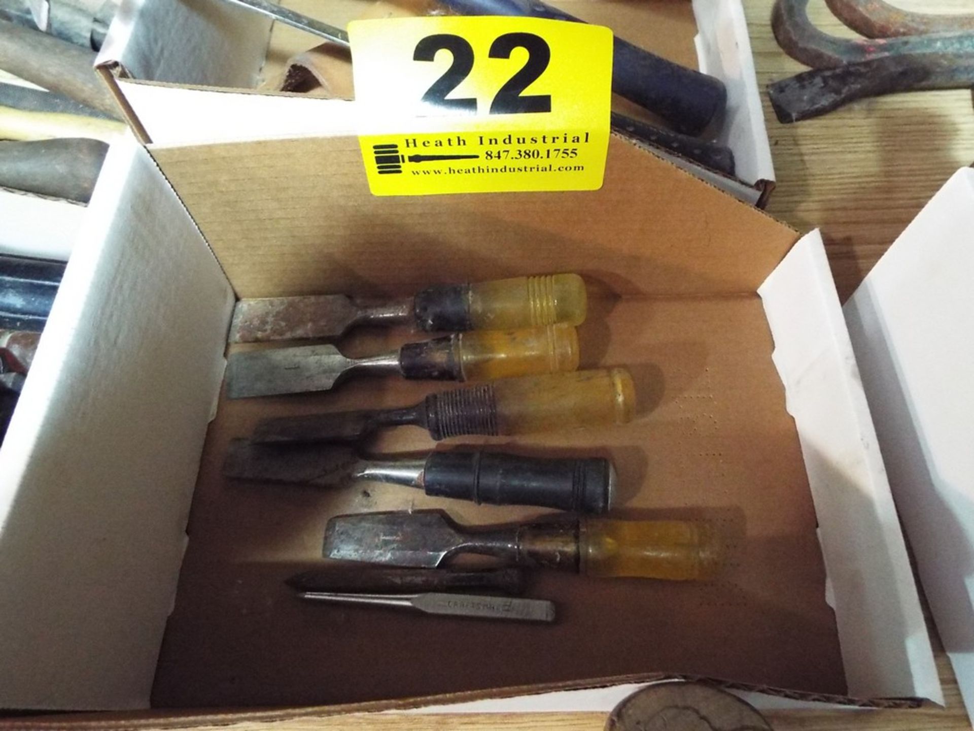 WOOD CHISELS IN ONE BOX