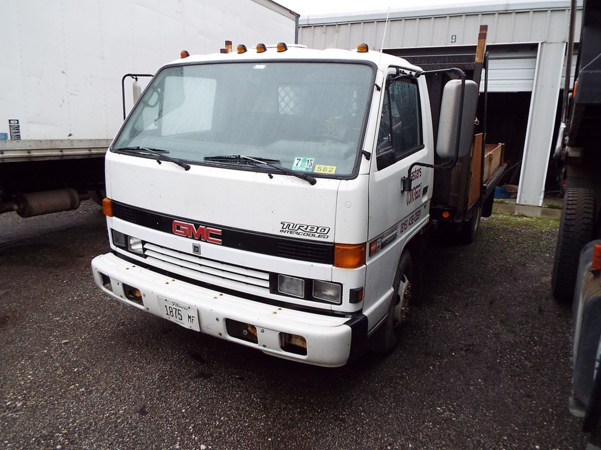 GMC W4 ELECTROMATIC 12â€™ S/A FLATBED TRUCK VIN: J8DC4B1KXS7002893 (1995) 6 CYL, A/T, 12â€™ FLATBED,