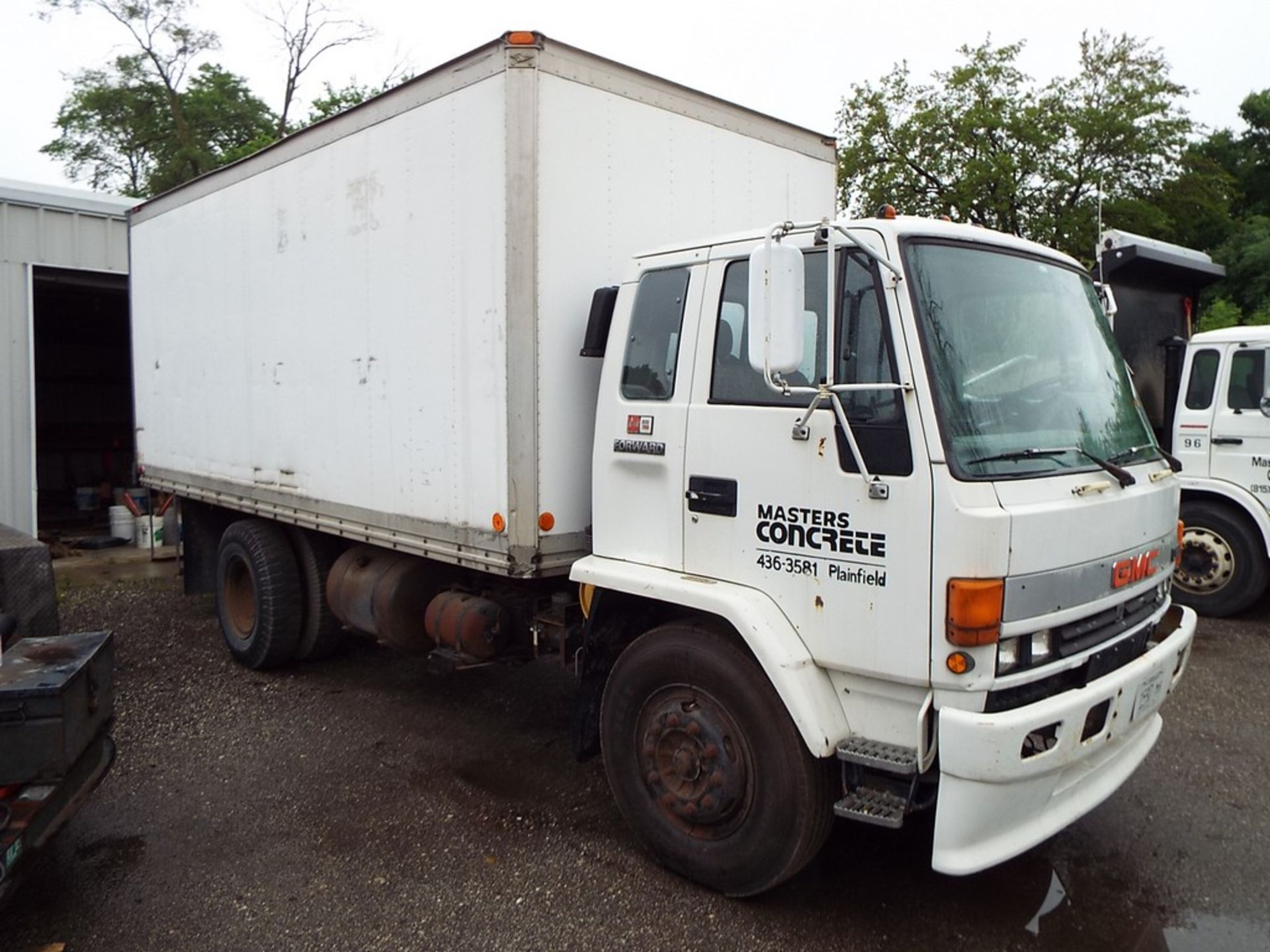 GMC 7000 FORWARD 18â€™ S/A VAN TRUCK VIN: J8DM7A1N0G3106713 (1986) 6 CYL, 5 SPD HI-LO, JANESVILLE - Image 3 of 8