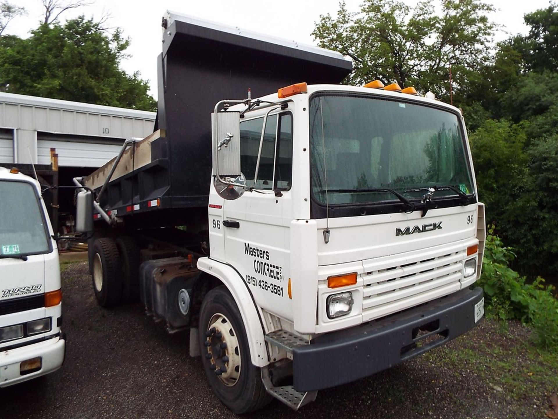 MACK MS250P MANAGER 14â€™ S/A CONTRACTORS DUMP TRUCK VIN: VG6M117B9TB201864 (1996) 6 CYL, 5 SPD, - Image 9 of 10