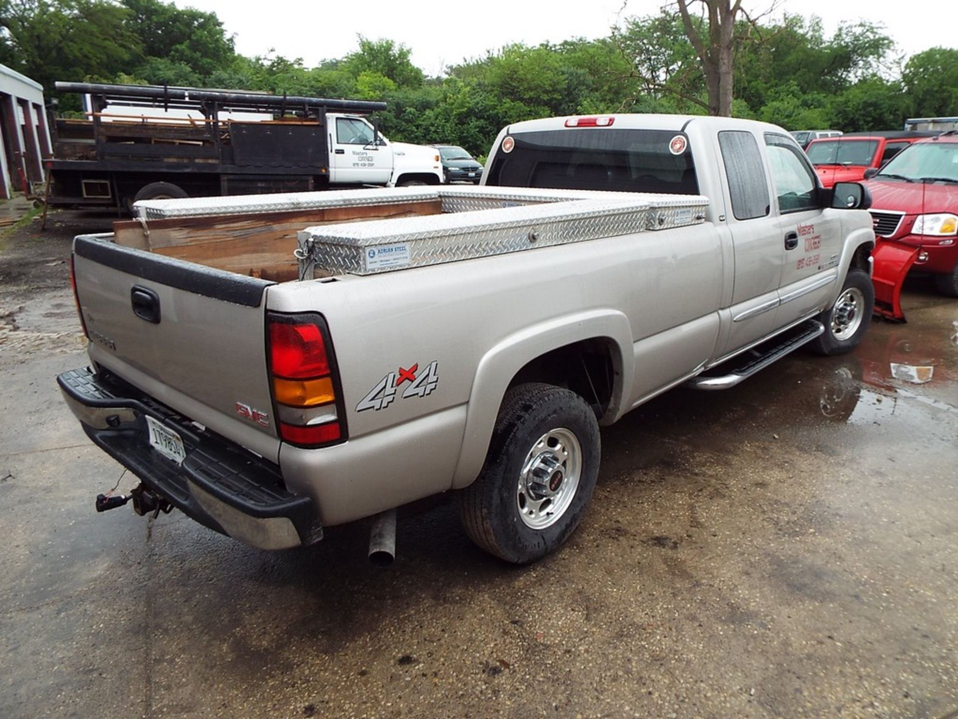 GMC 2500HD SLE EXTENDED CAB PICKUP TRUCK - Image 4 of 10