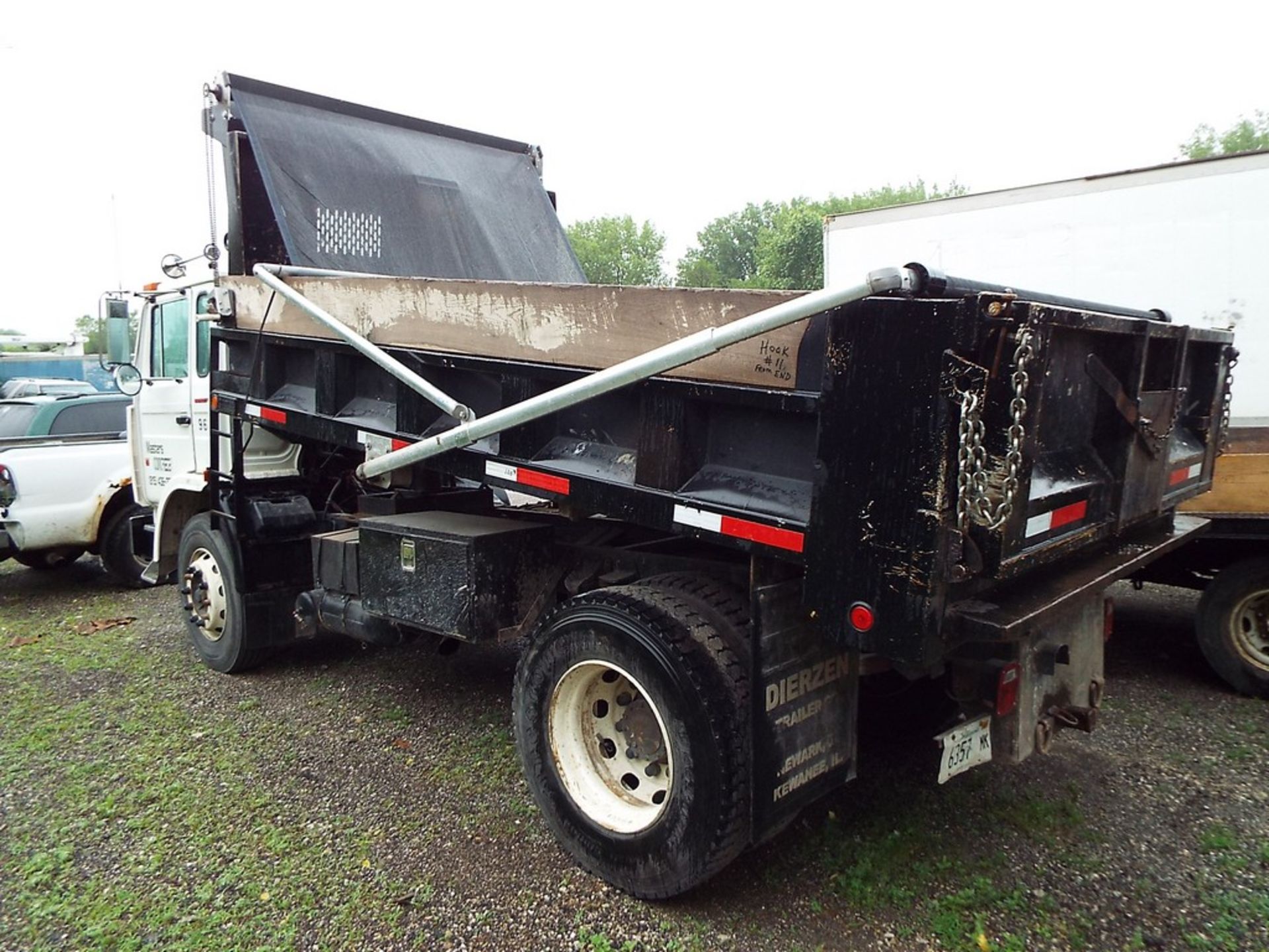 MACK MS250P MANAGER 14â€™ S/A CONTRACTORS DUMP TRUCK VIN: VG6M117B9TB201864 (1996) 6 CYL, 5 SPD, - Image 3 of 10