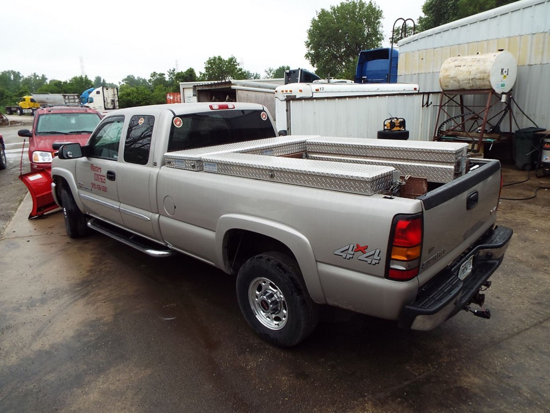 GMC 2500HD SLE EXTENDED CAB PICKUP TRUCK - Image 2 of 10