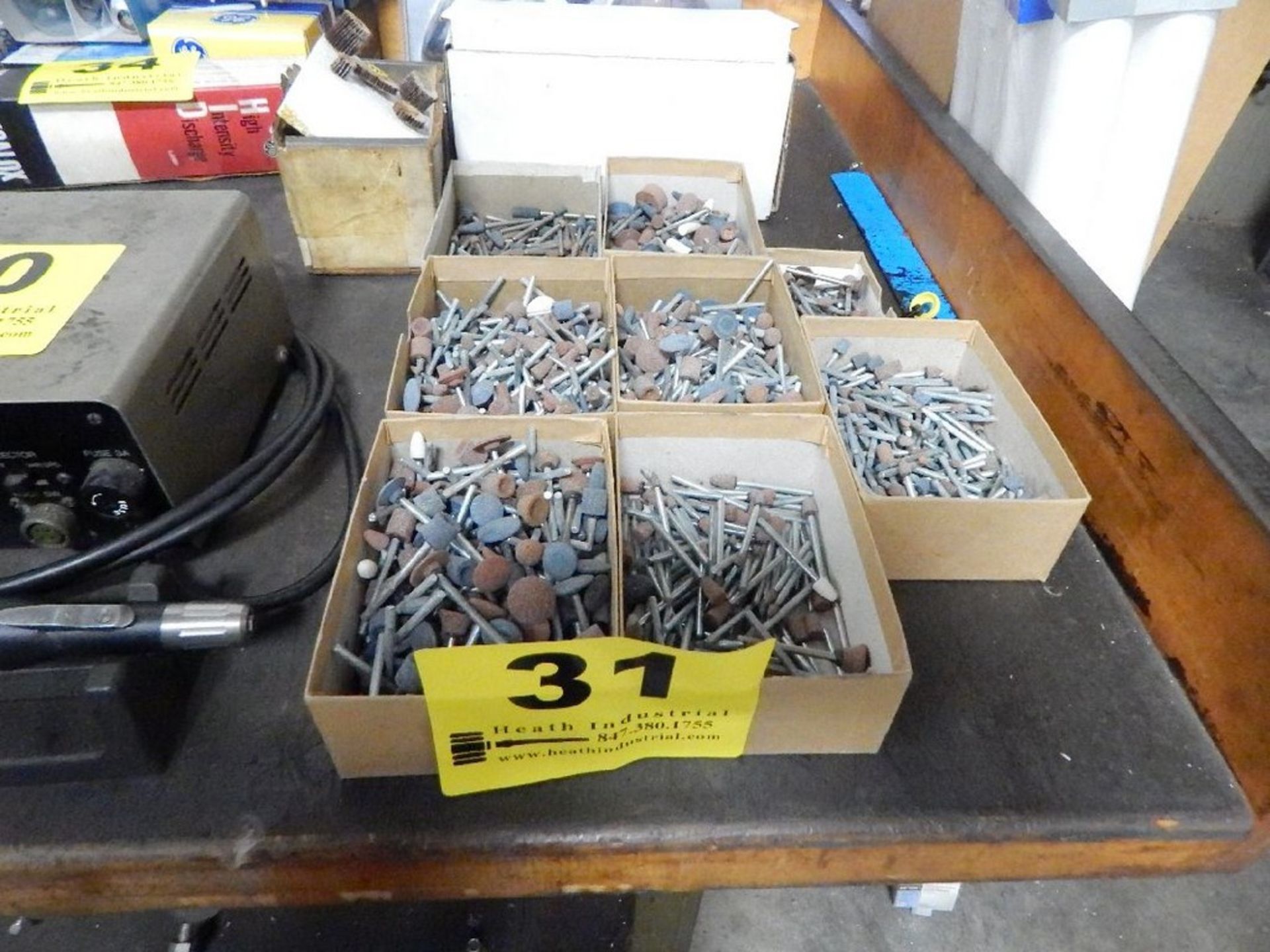 LOT: OF ASSORTED GRINDING BITS