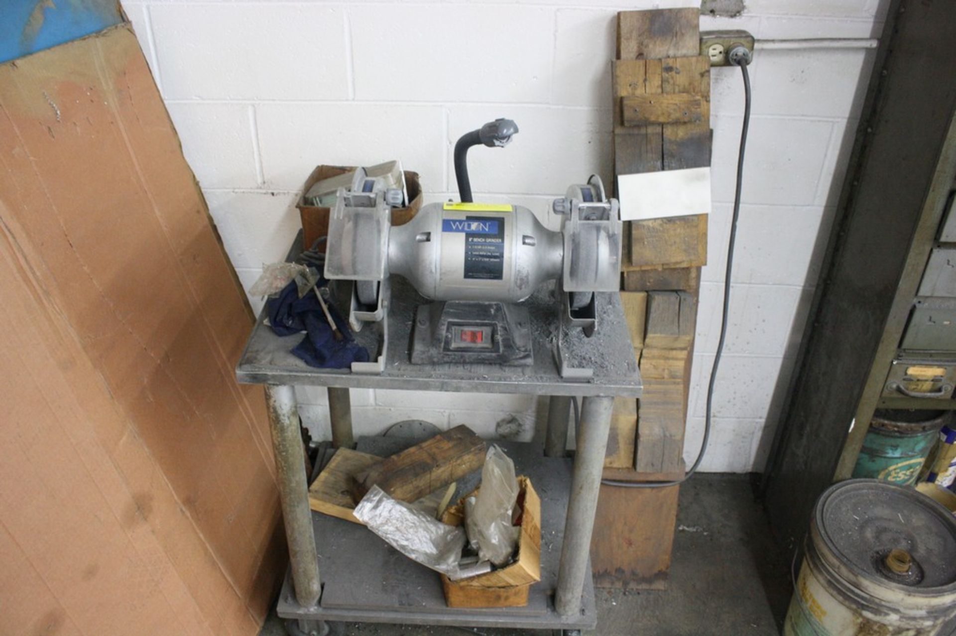 WILTON 8" DOUBLE END BENCH GRINDER